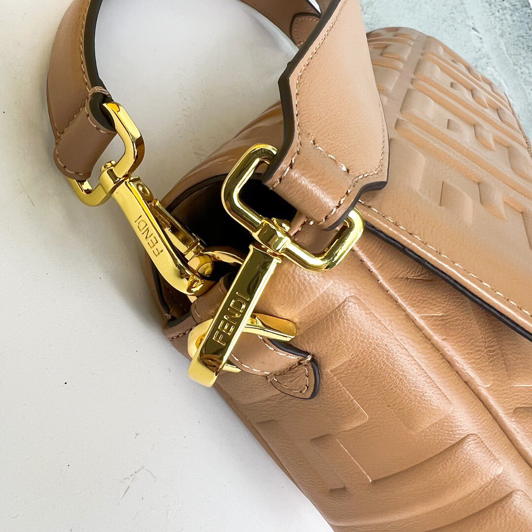 Fendi Baguette Women Shoulder Bags 27*6*15cm