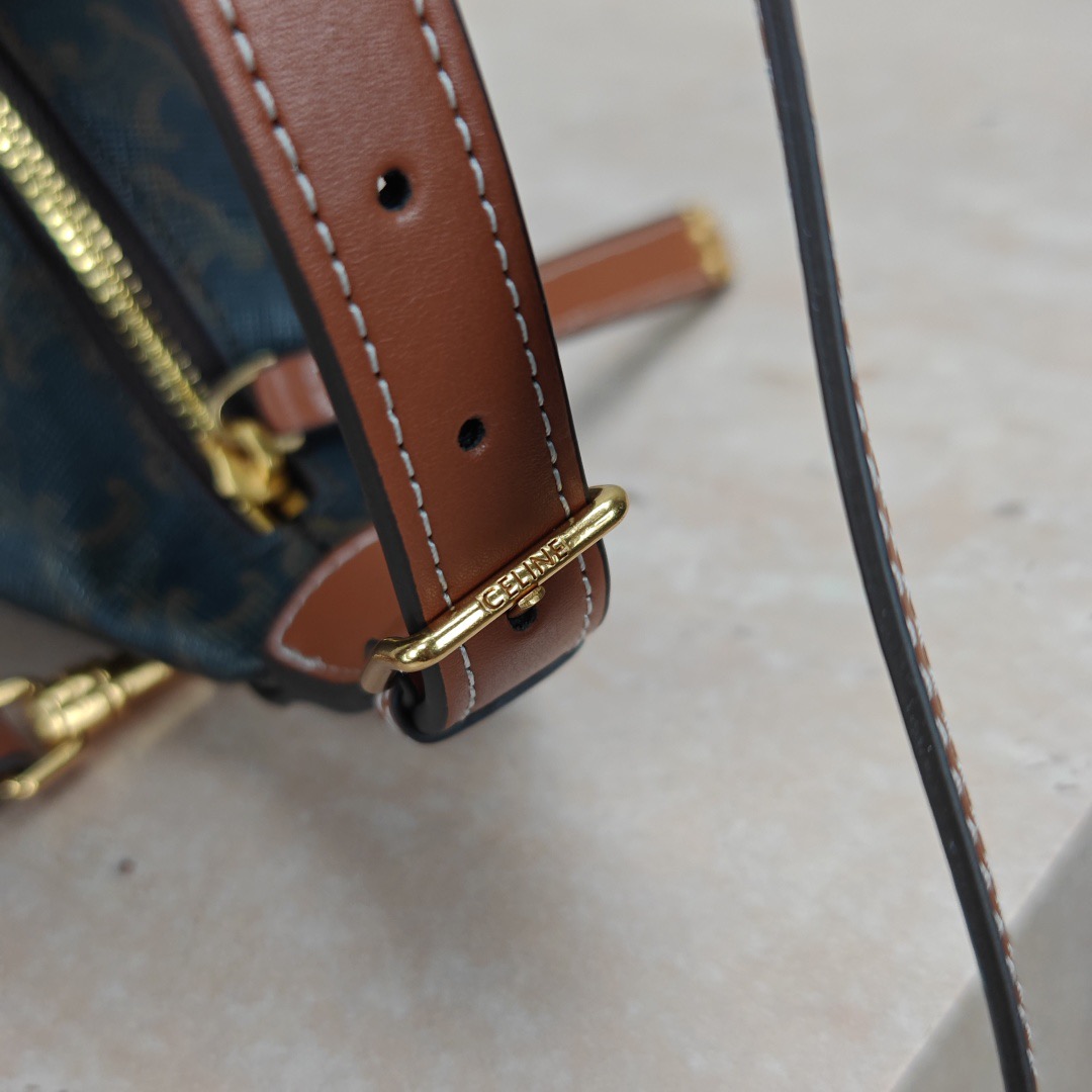 Celine 25ss Lulu Shoulder Bags Size 24*21*5cm