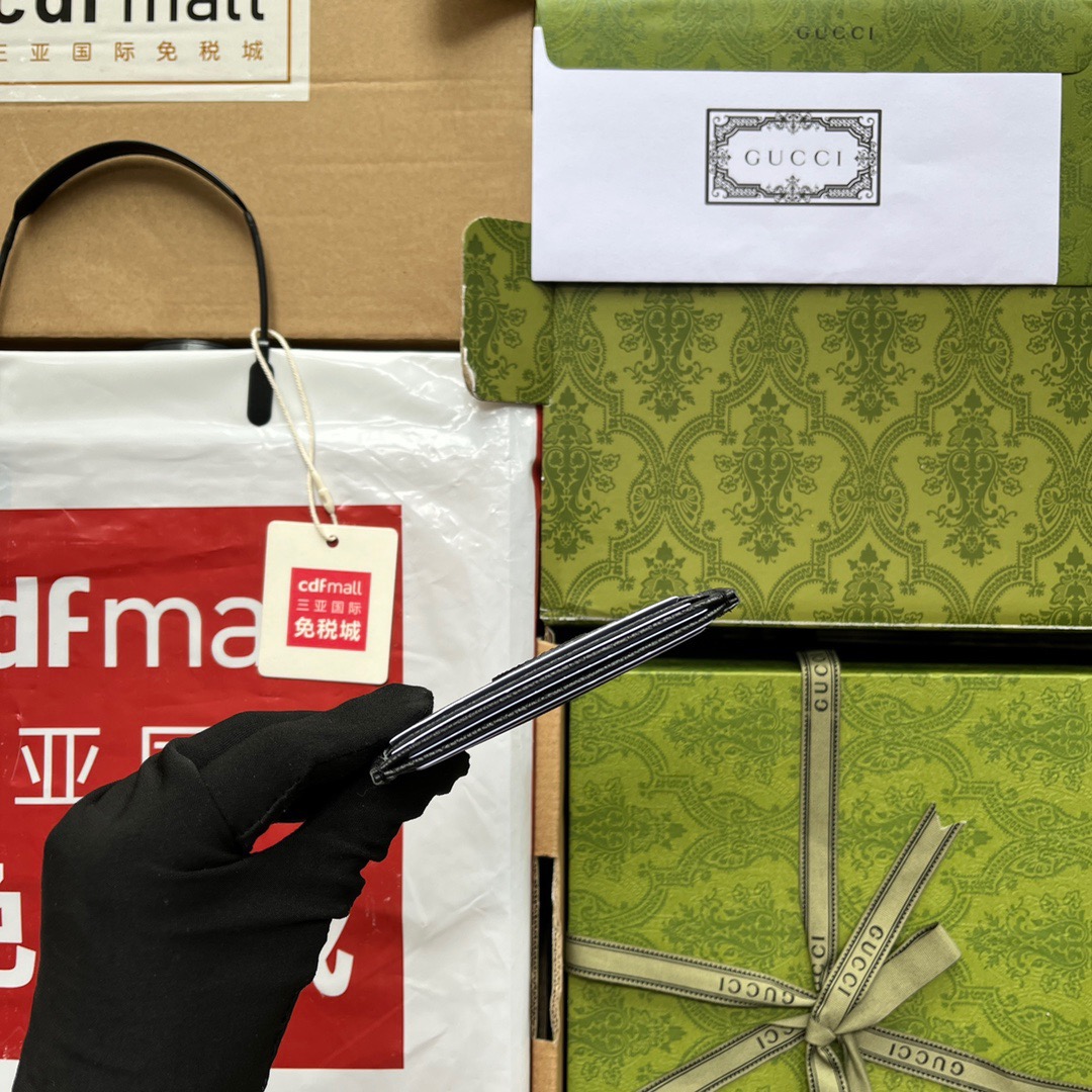 Gucci GG Card case with Interlocking Size 10*7cm Style: 673002