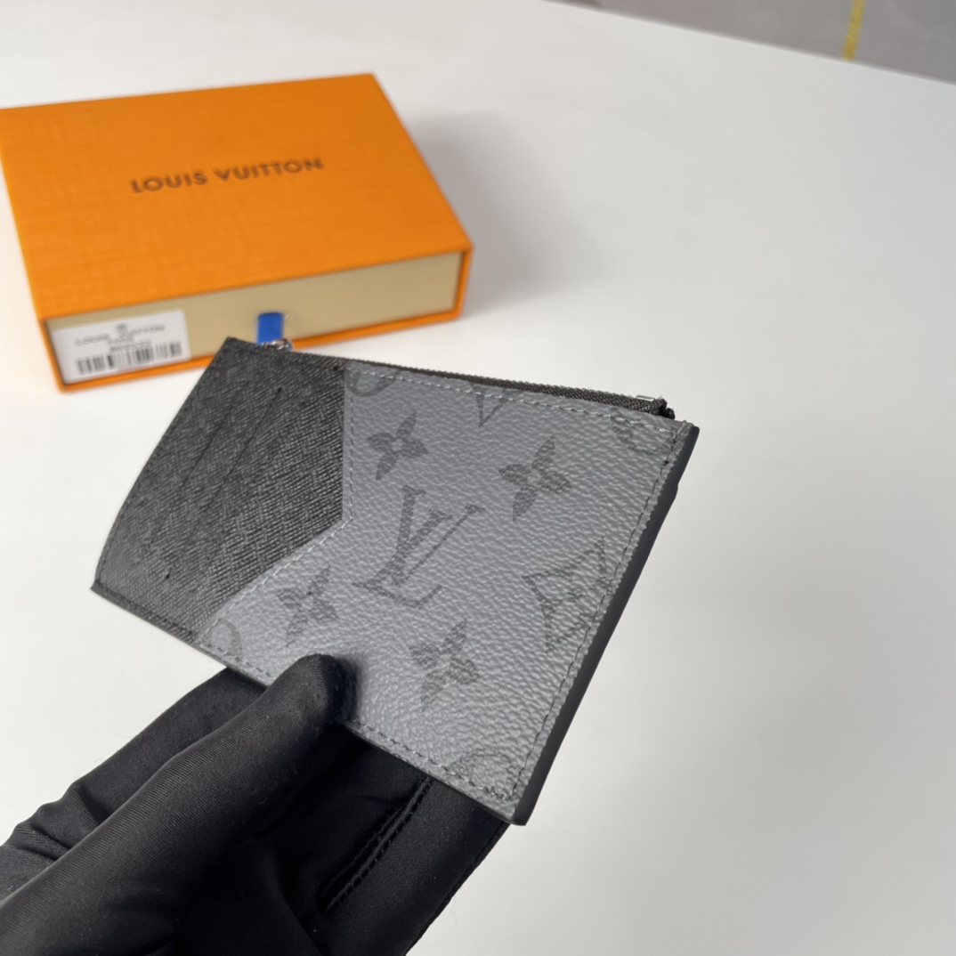 Louis Vuitton M64038 Card Holder Size 14*8cm