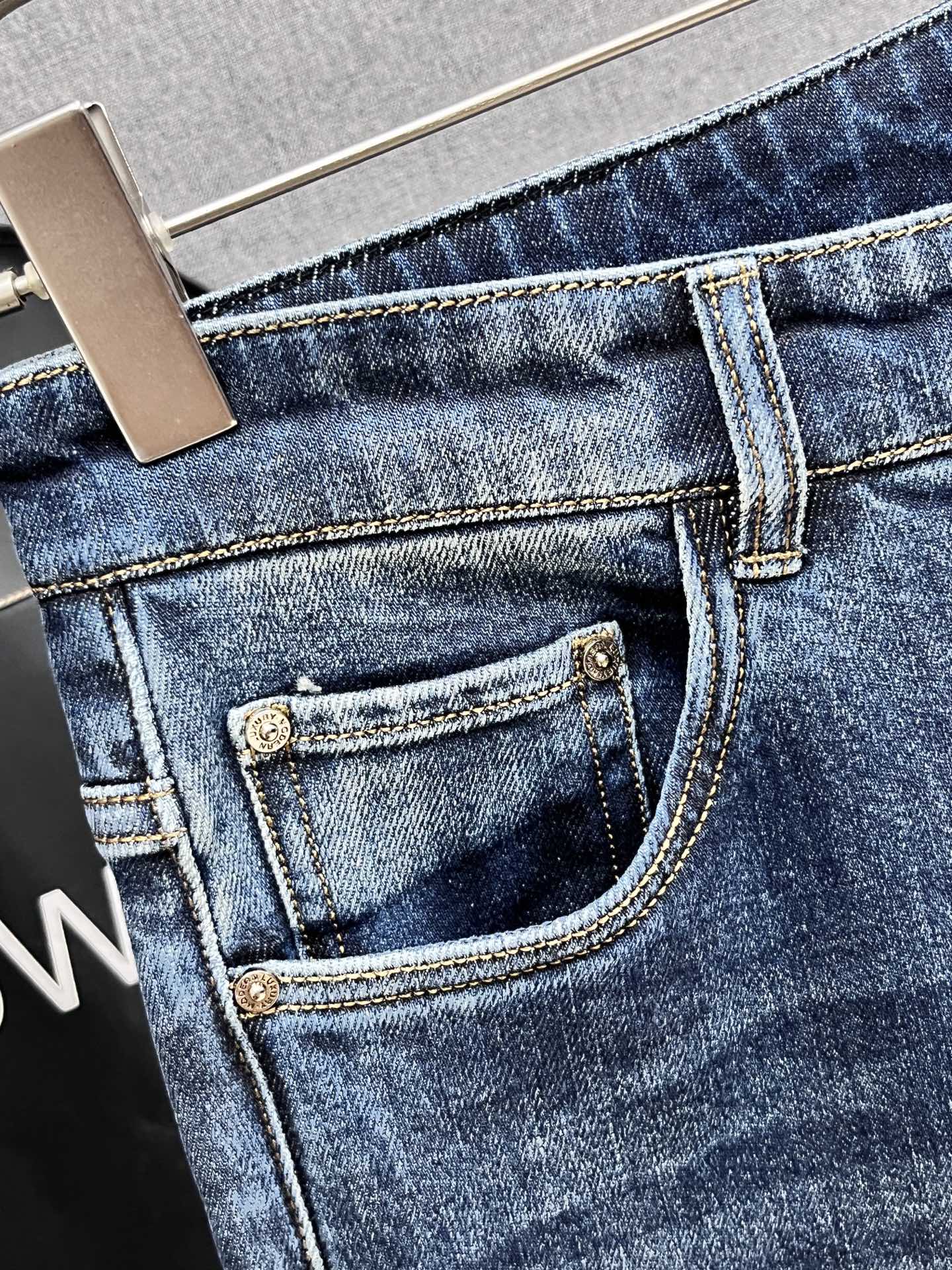 Valentino Jeans Men Size 29-38