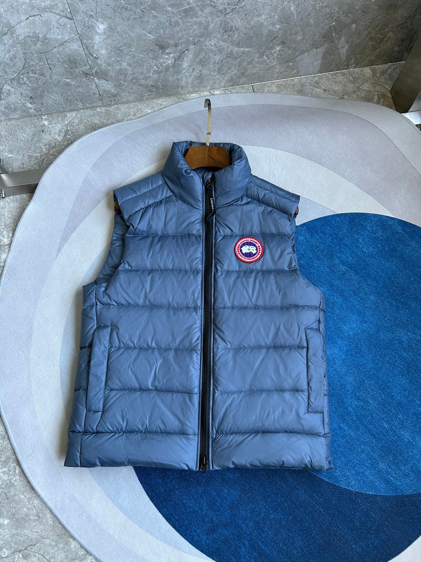 Canada Goose E2229 Crofton Vest-WD Men Winter Vest Size S-XXL
