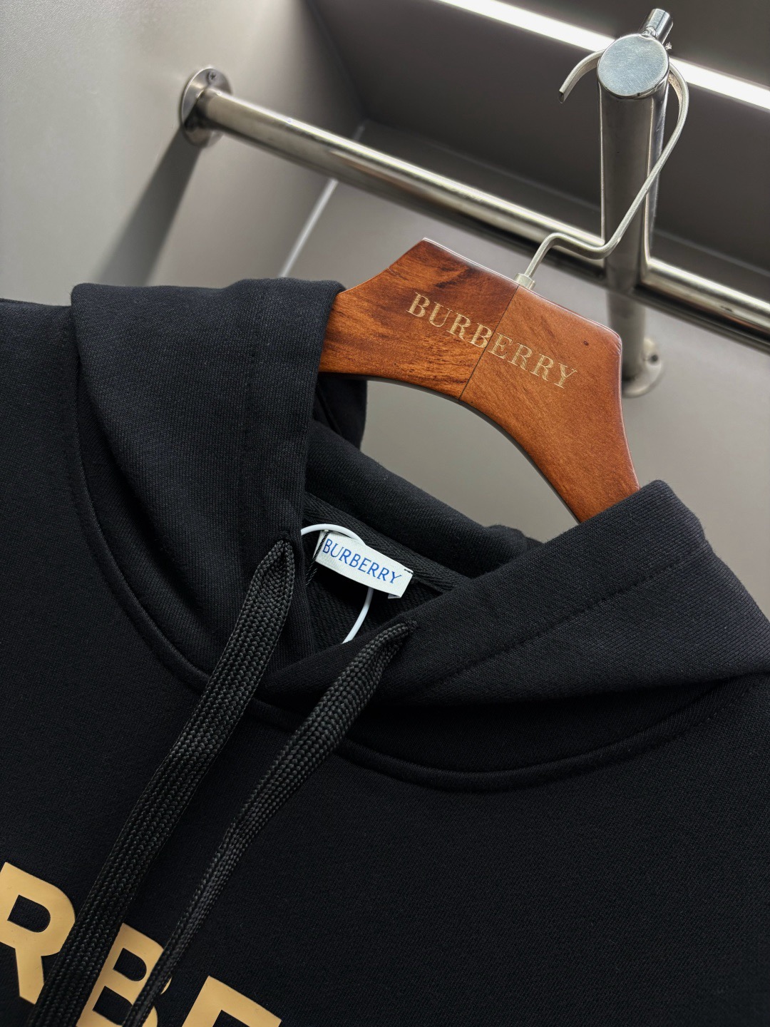 Burberry Unisex Sweatshirt Size S-XXL