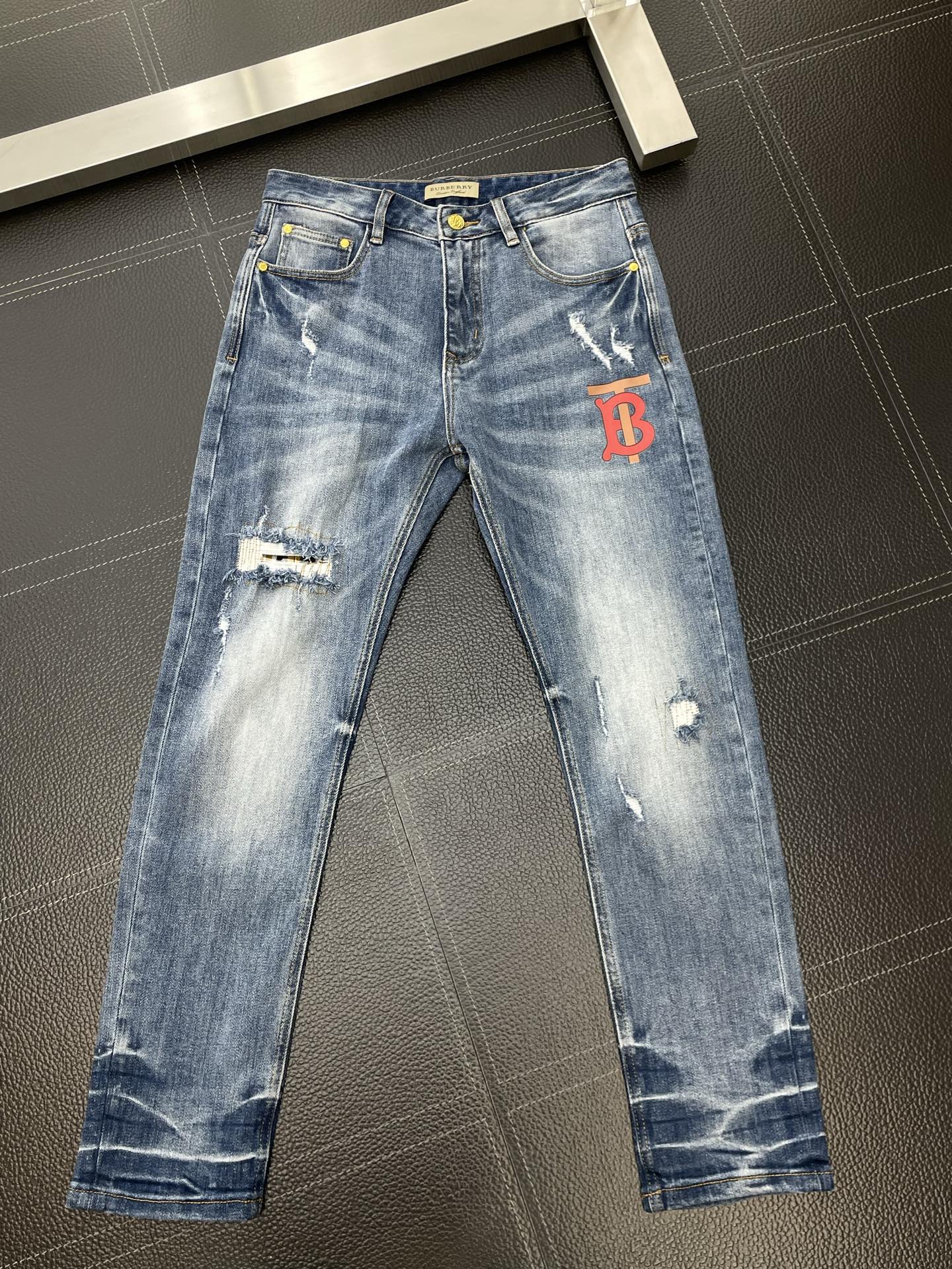 Burberry Jeans Men Size 28-38