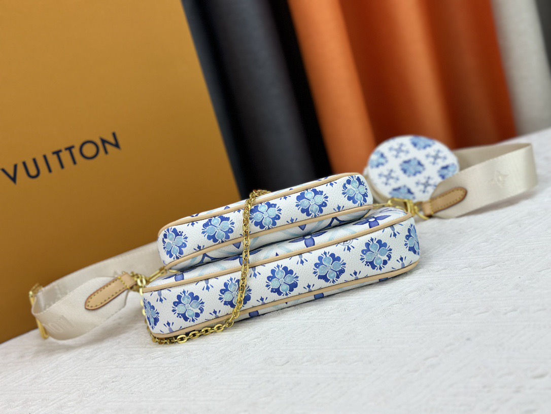 Louis Vuitton M25374 Multi Pochette Accessoires Shoulder Bags Size 24*13.5*4cm