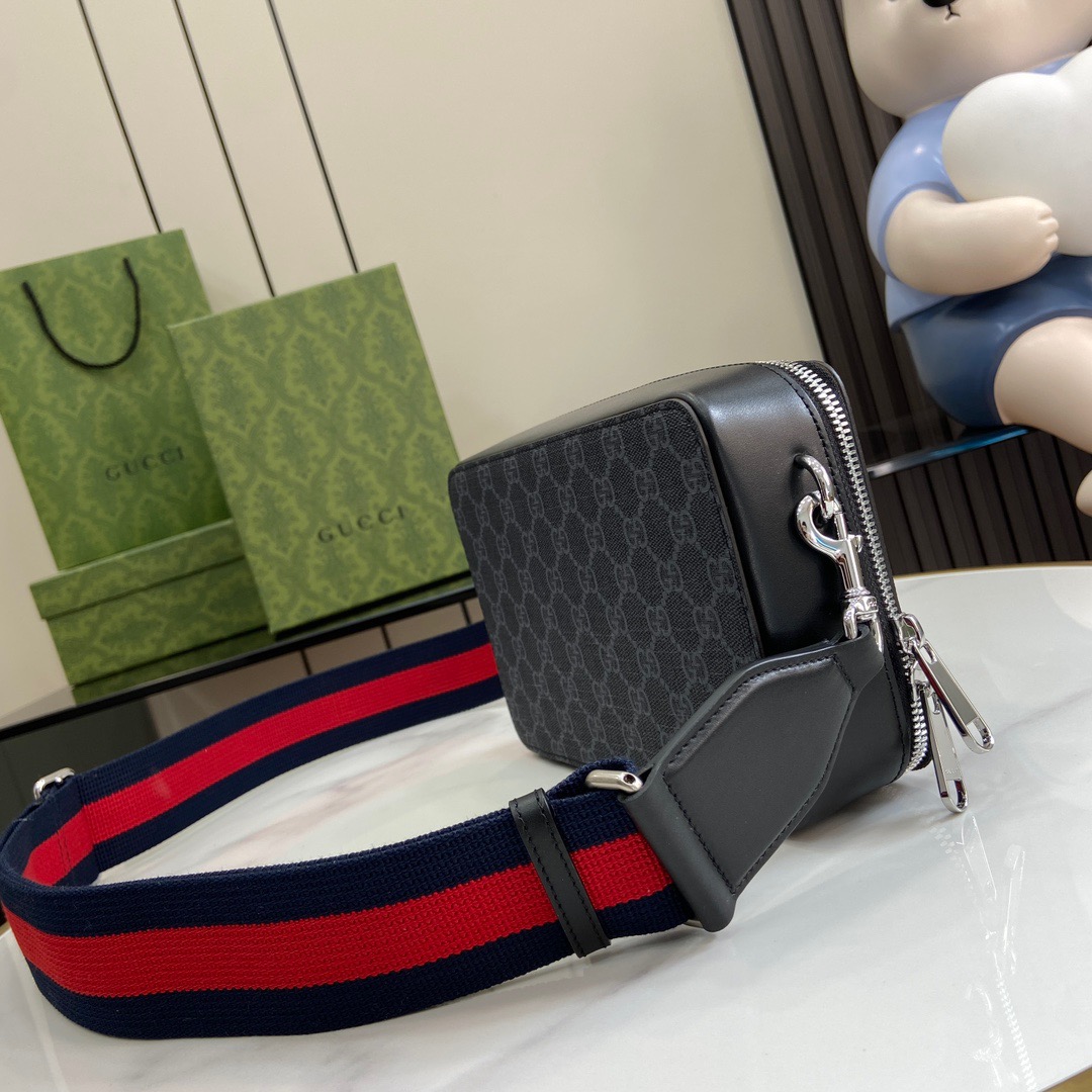 Gucci GG Supreme Shoulder Bags Size 14*22.5*7.5cm