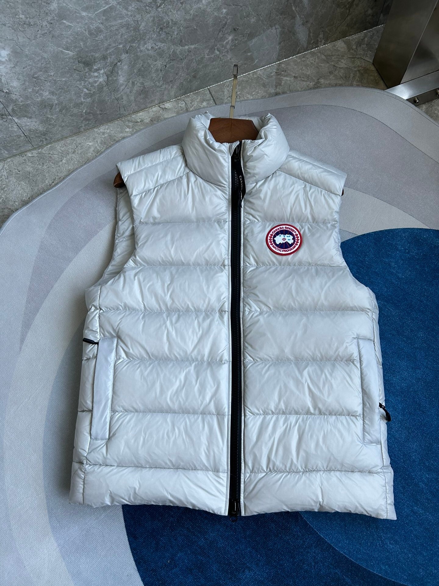 Canada Goose E2229 Crofton Vest-WD Men Winter Vest Size S-XXL