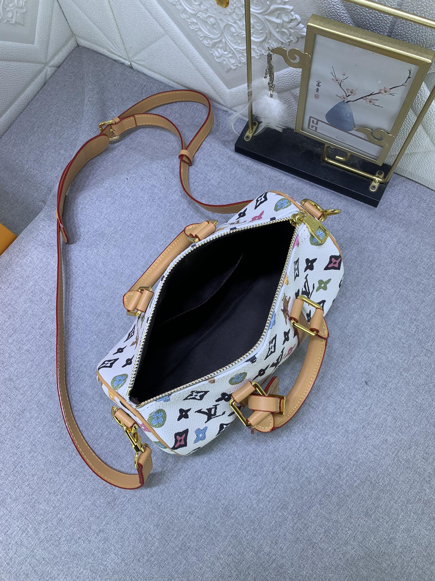 Louis Vuitton Monogram Eclipse Reverse Keepall 25 Travel Bags Size 25*15*11cm