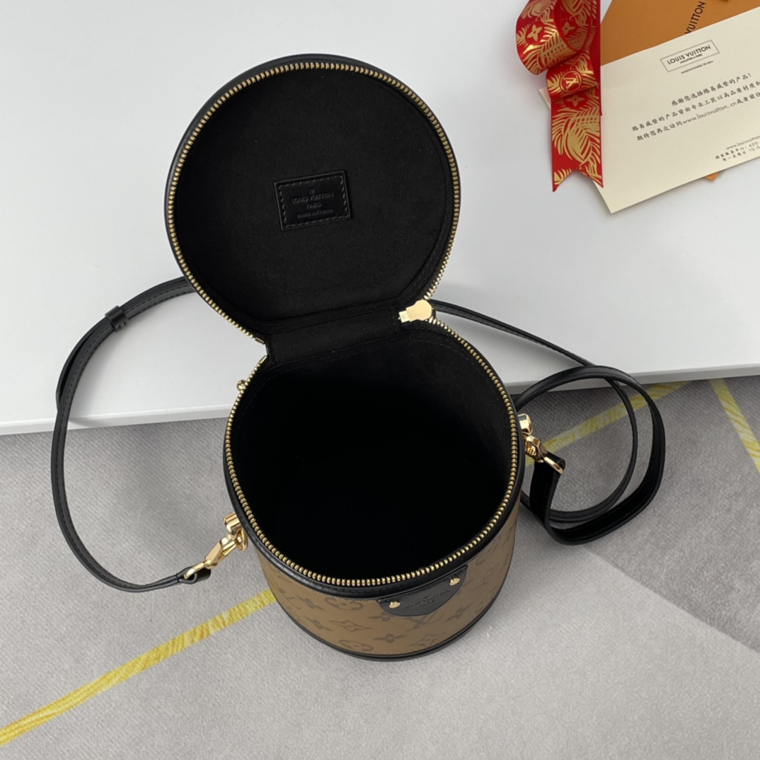 Louis Vuitton M43986 Cannes Women Bags Size 15*15*17cm