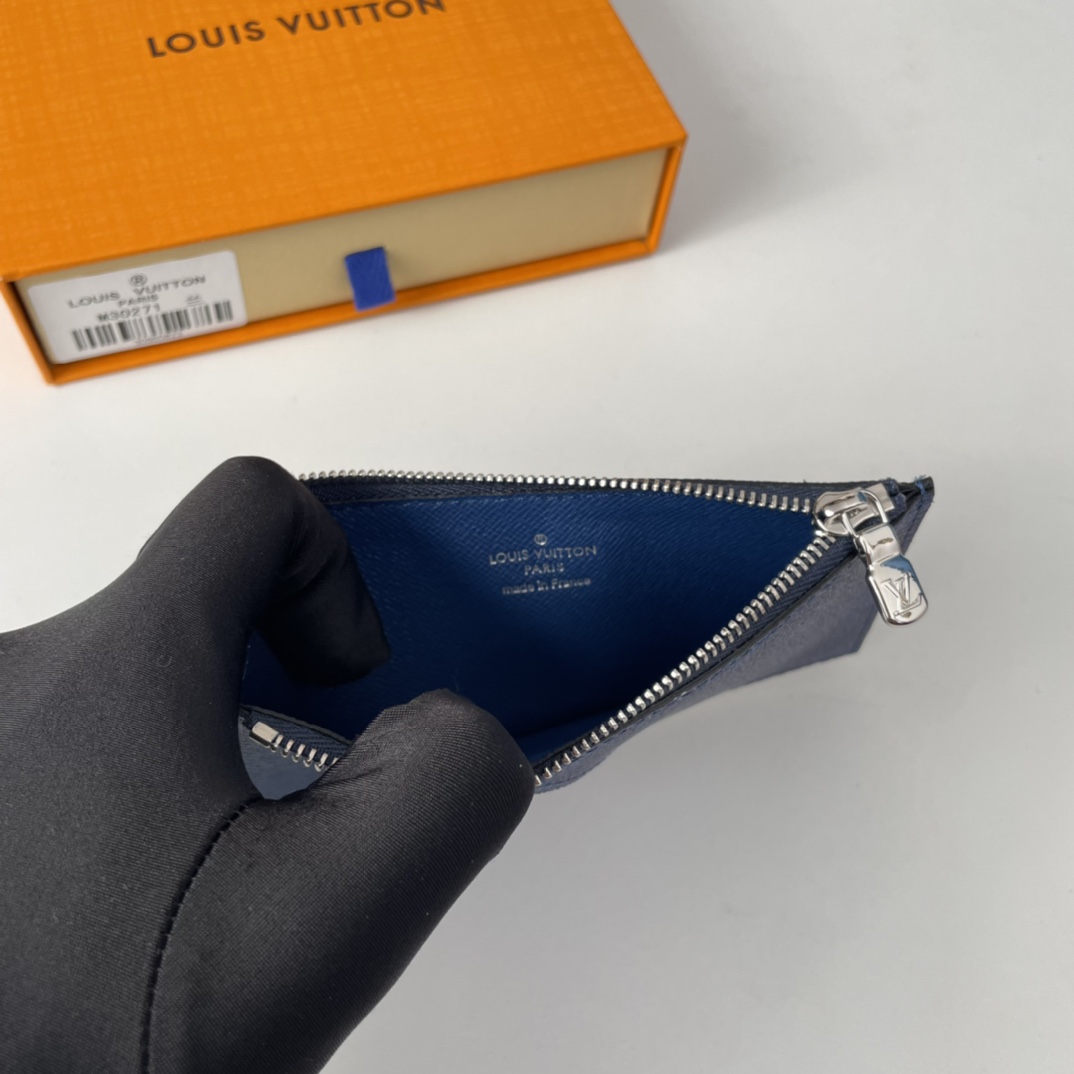 Louis Vuitton M64038 Card Holder Size 14*8cm