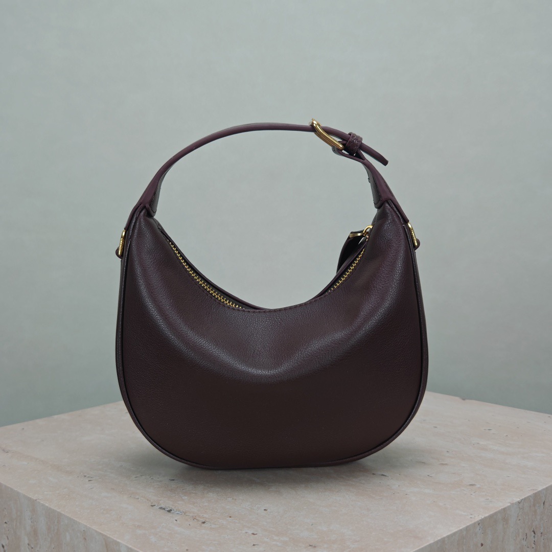 Celine 25ss Lulu Shoulder Bags Size 24*21*5cm