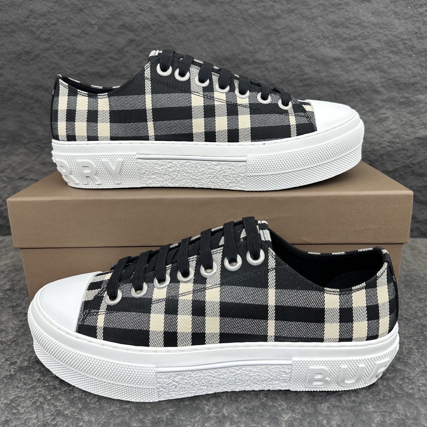 Burberry Sneaker Size 36-45