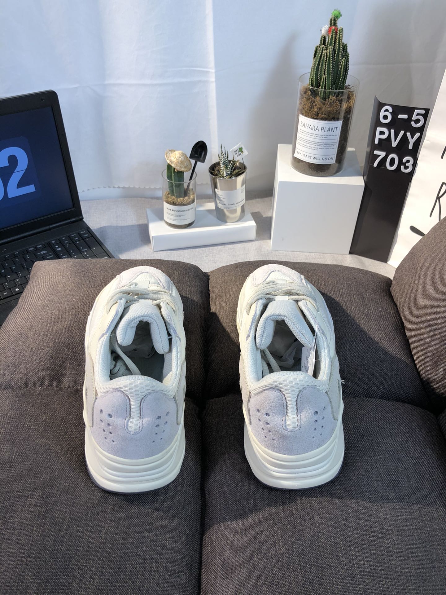 Yeezy 700 Boost Mens/Women's Sneakers Shoes 36 - 45