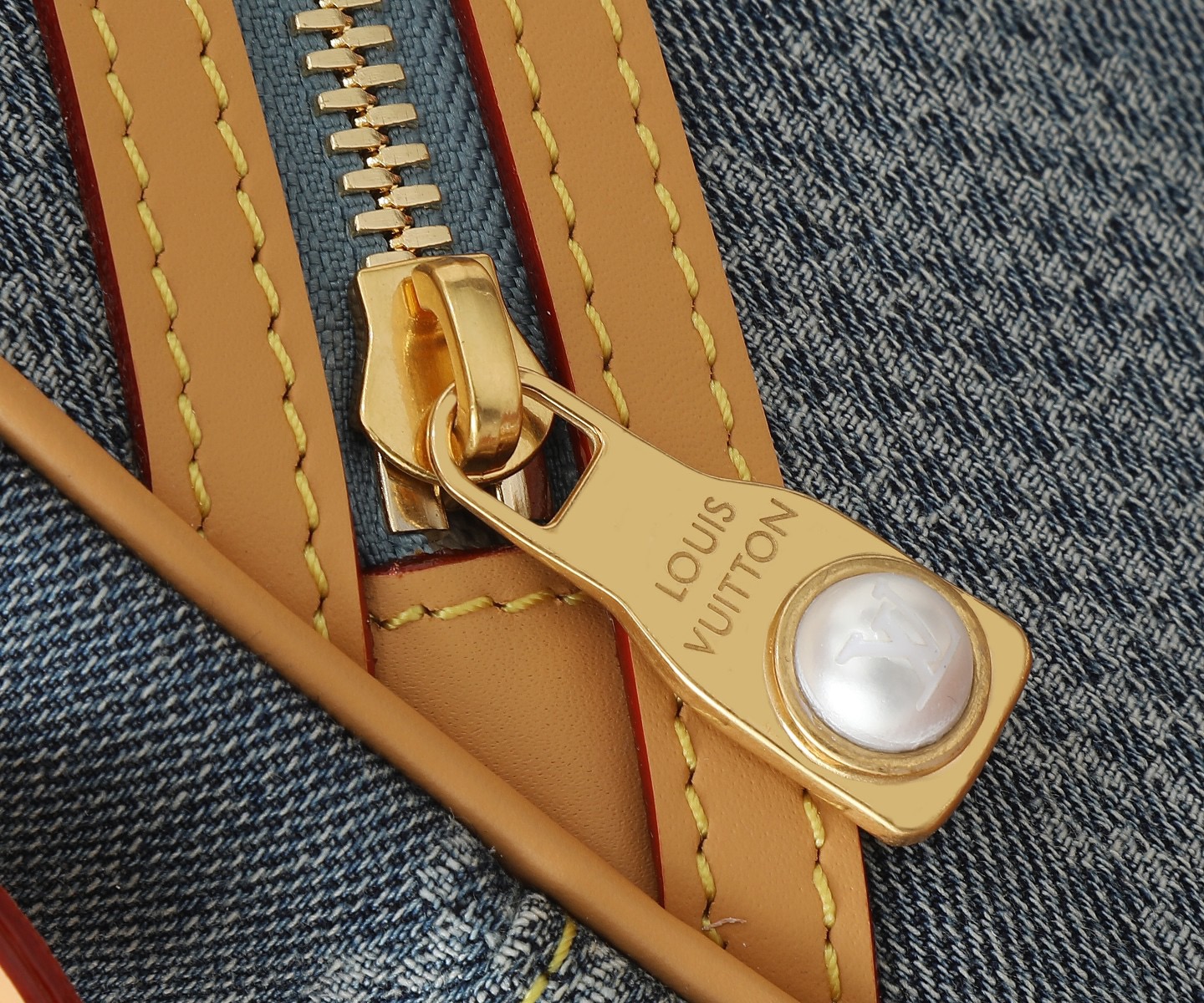 Louis Vuitton N40706 Chess Messenger Shoulder Bags Size 24*24*8cm