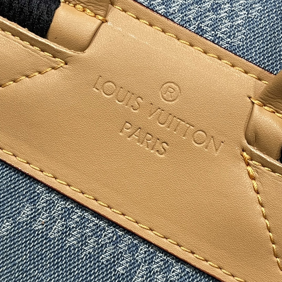 Louis Vuitton N40708 Montsouris Backpack Size 32*40*19cm