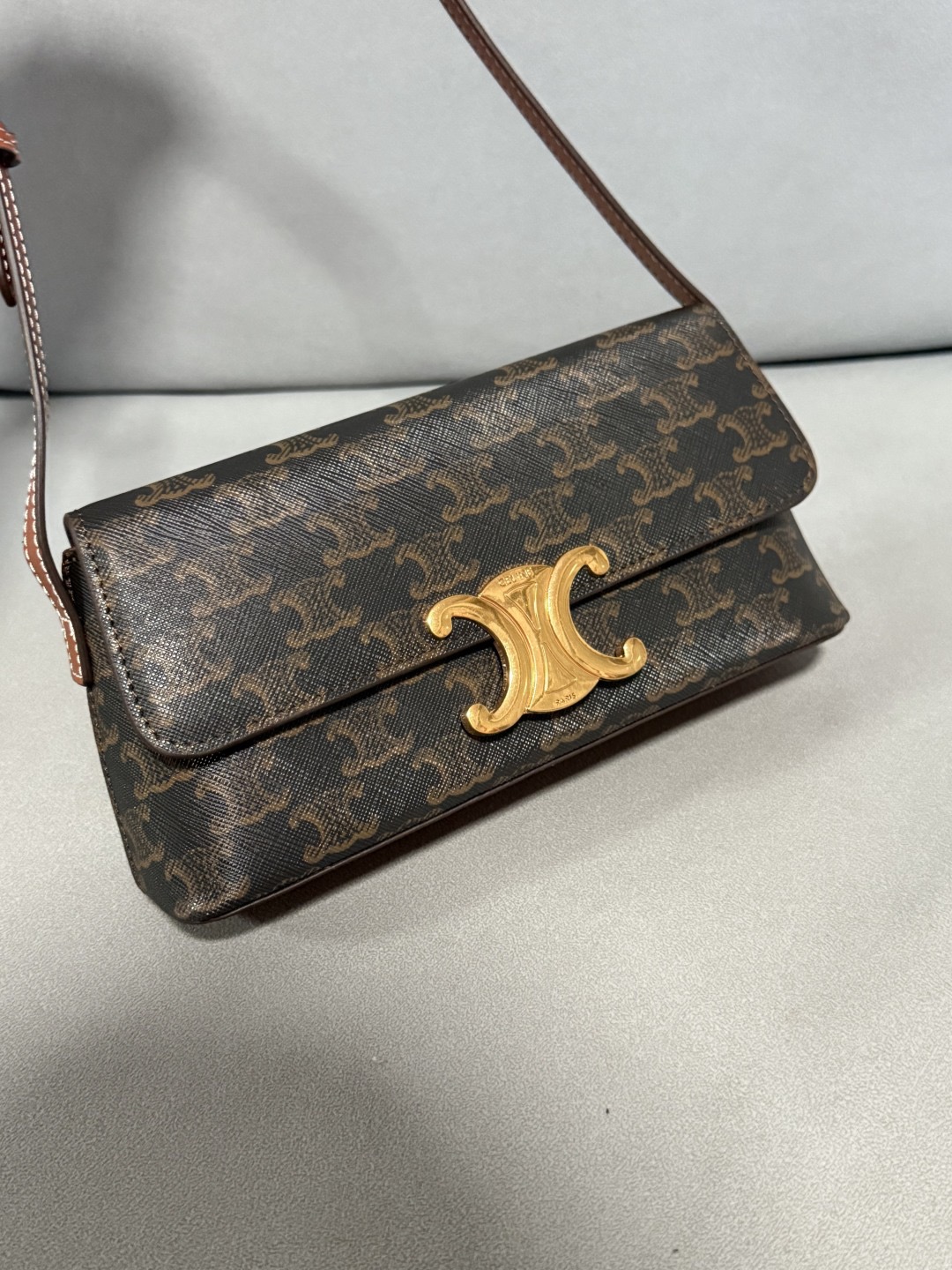 Celine 25ss Lulu Shoulder Bags Size 24*11.5*8cm