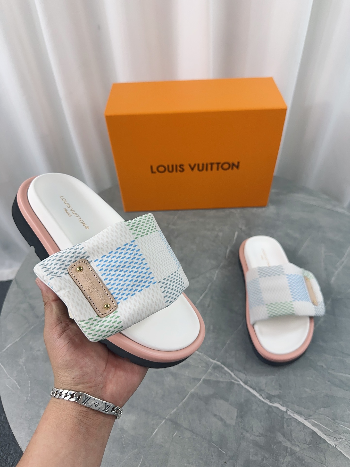 Louis Vuitton 2024ss Pool Pillow Comfort Slippers Size 36-45