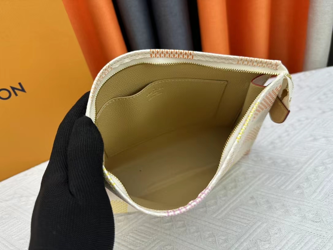 Louis Vuitton Monogram Titanium Clutch Bags Size 26*20*5cm