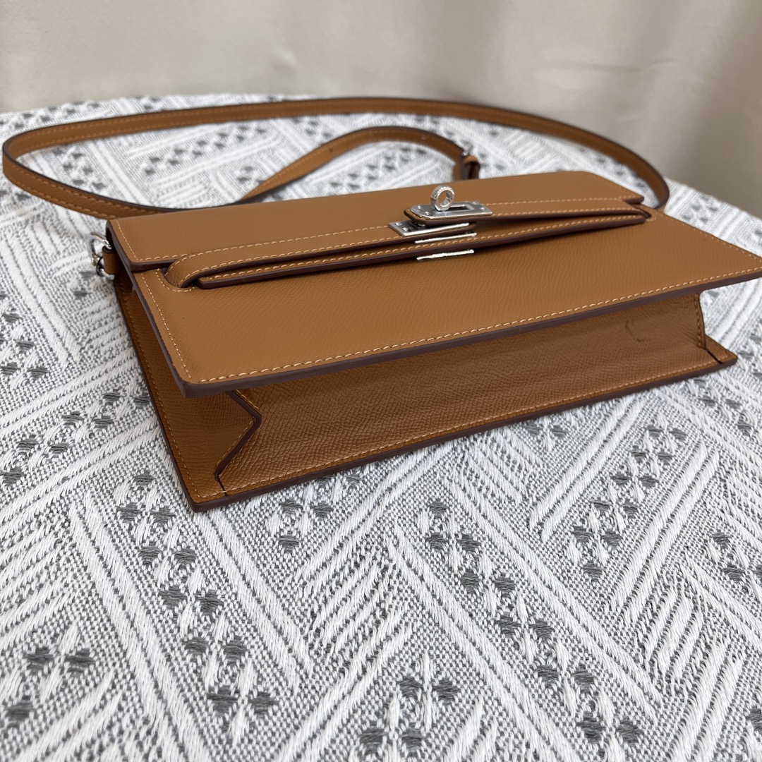 Hermes Elan Shoulder Bags Size 24cm