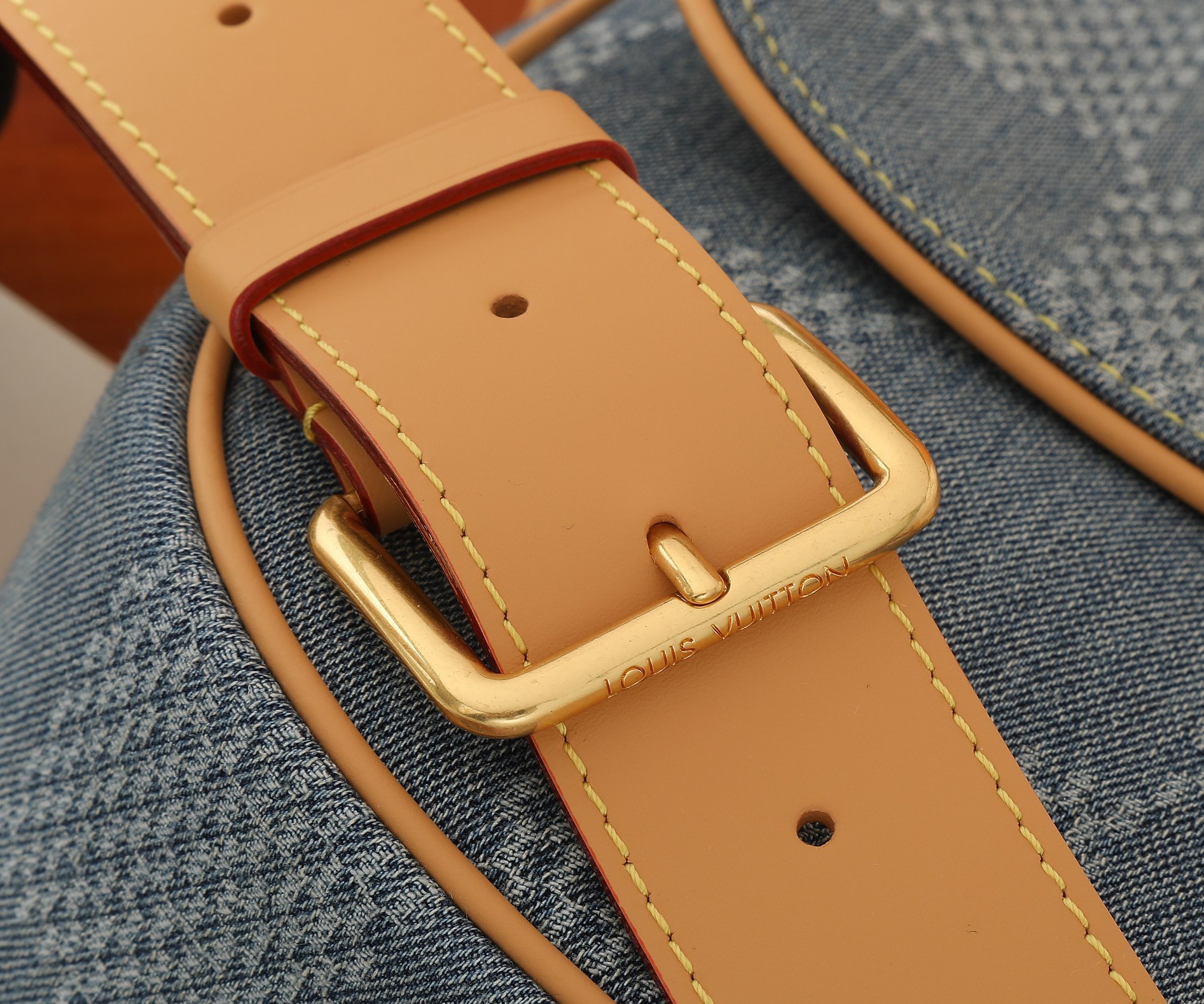 Louis Vuitton N40743 Montsouris Messenger MM Shoulder Bags Size 35*29*12cm