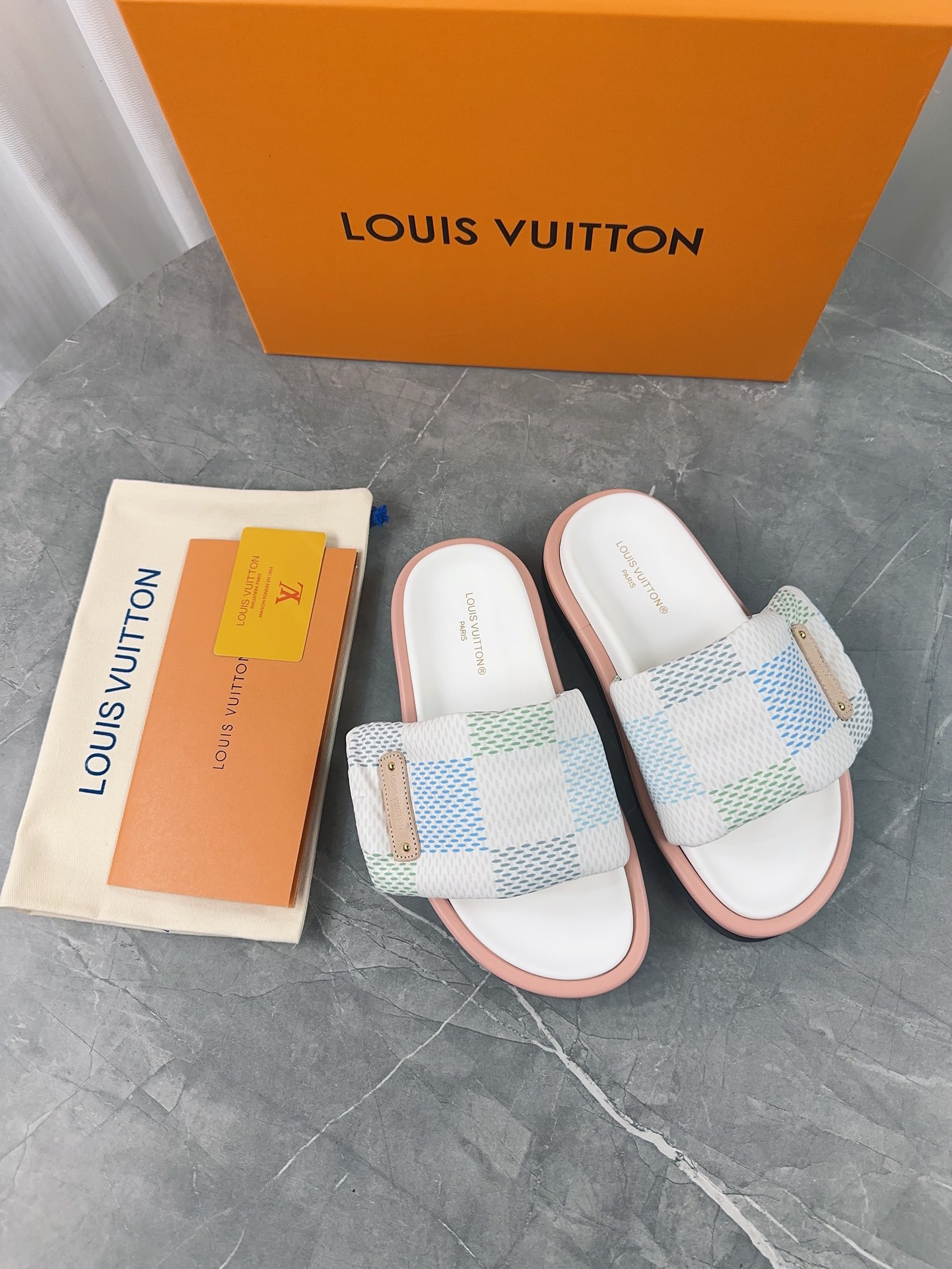 Louis Vuitton 2024ss Pool Pillow Comfort Slippers Size 36-45