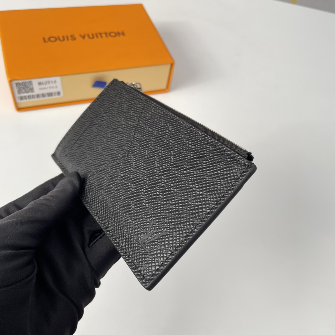 Louis Vuitton M64038 Card Holder Size 14*8cm