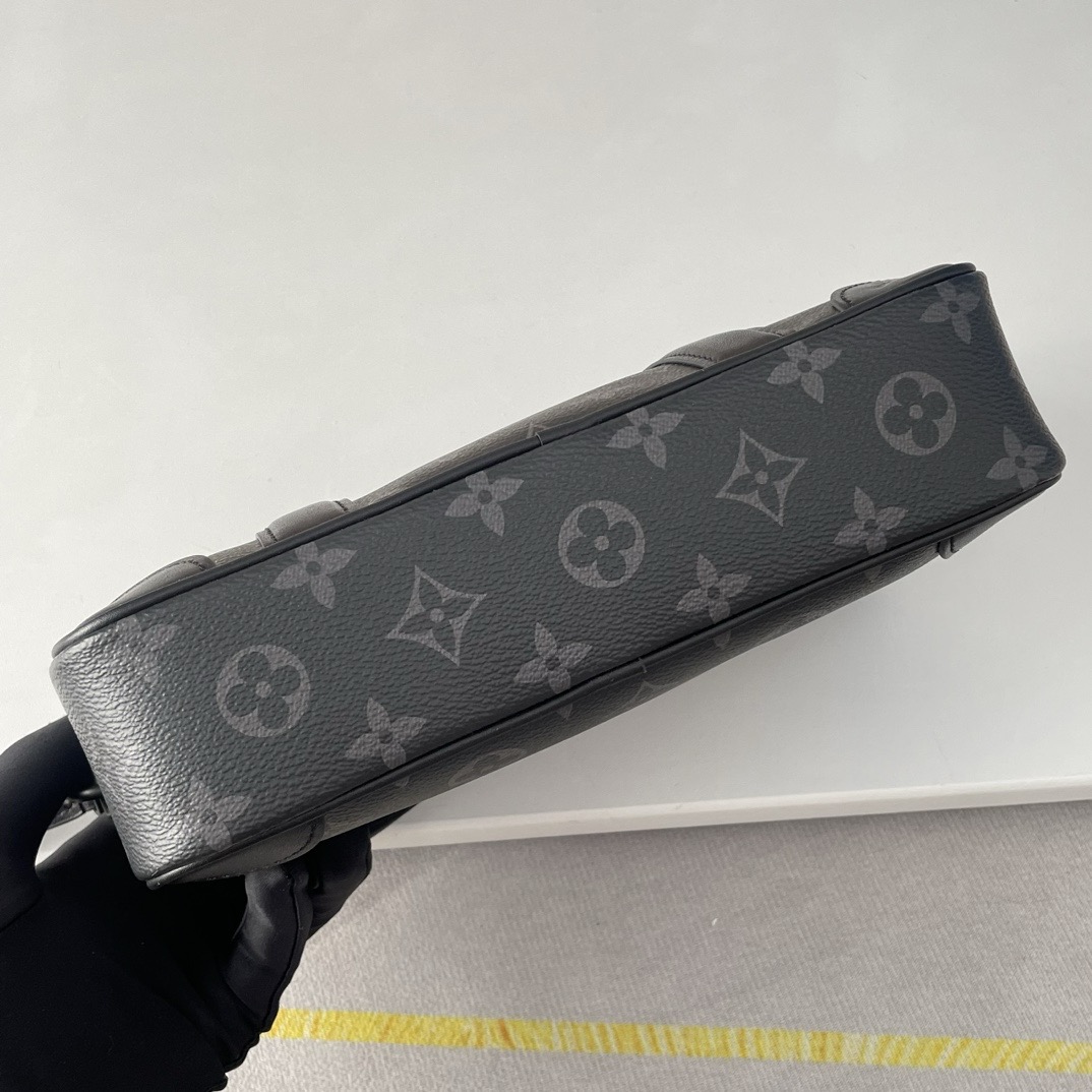 Louis Vuitton M82076 Pochette Kasai Men Bags Size 25*15.5*6.5cm