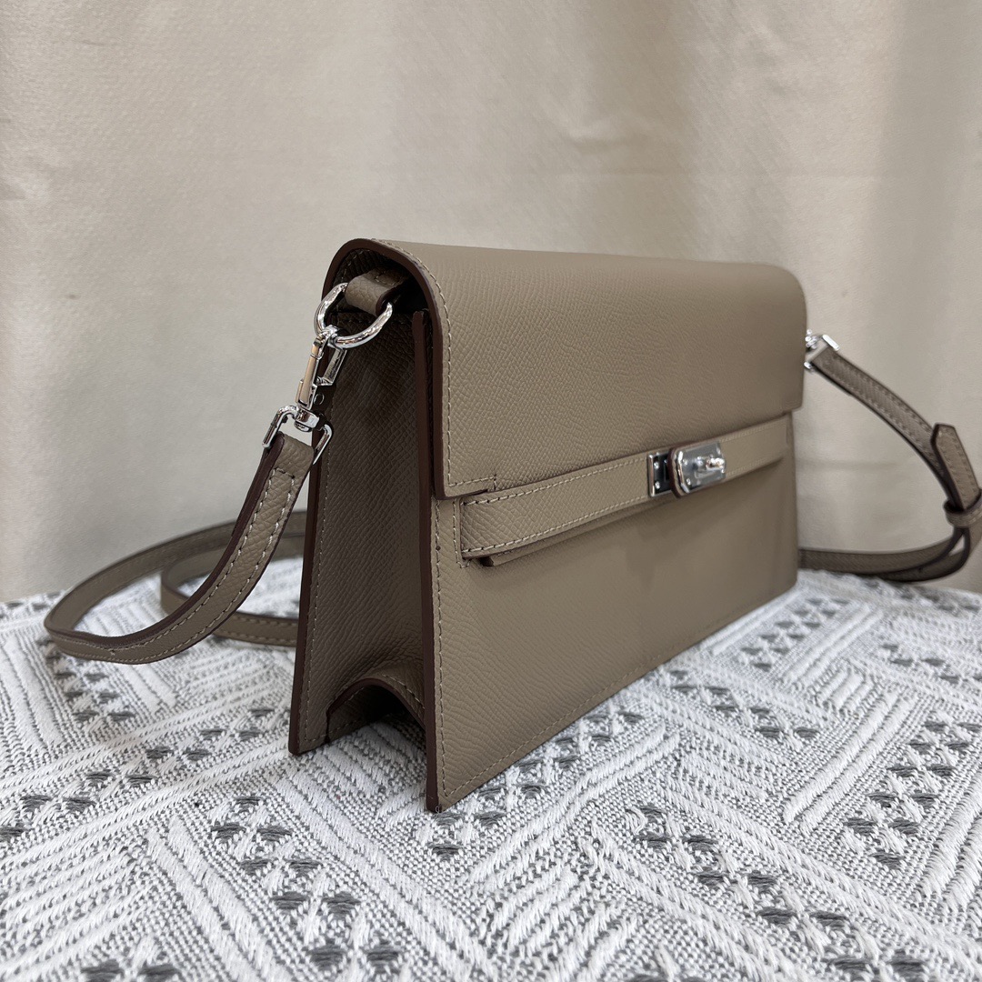 Hermes Elan Shoulder Bags Size 24cm