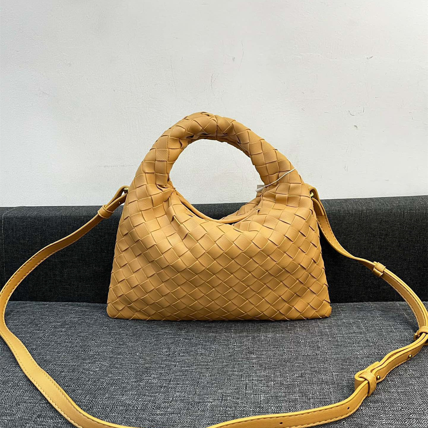 Bottega Veneta HO Shoulder Bags 28*17cm