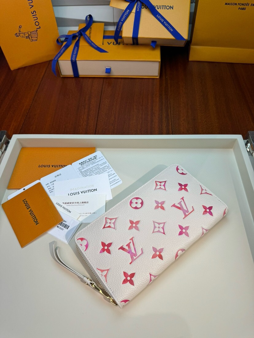 Louis Vuitton Monogram Sunrise Size 19.5*10.5*2.5cm