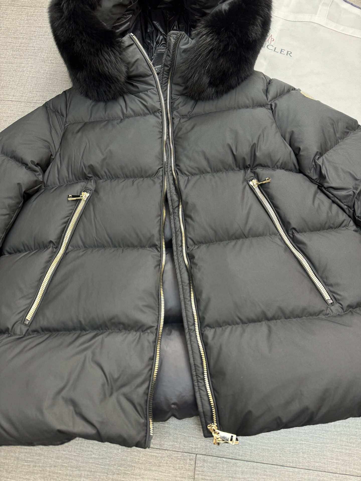 Moncler Avoce Women Down Jacket Size S-XL