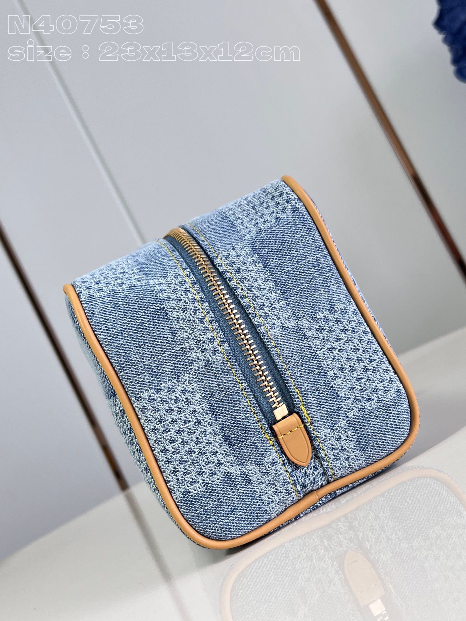 Louis Vuitton N40753 Locker Dopp Kit Bags Size 23*13*12cm