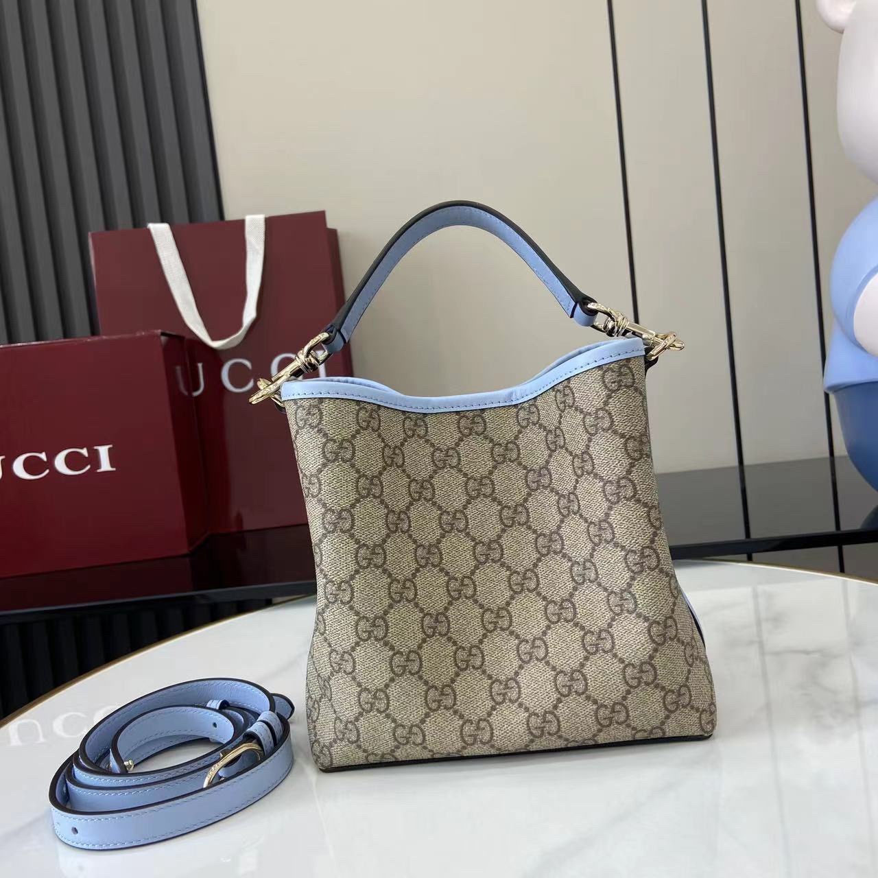 Gucci GG Emblem Women Shoulder Bags Size 20*18*11cm
