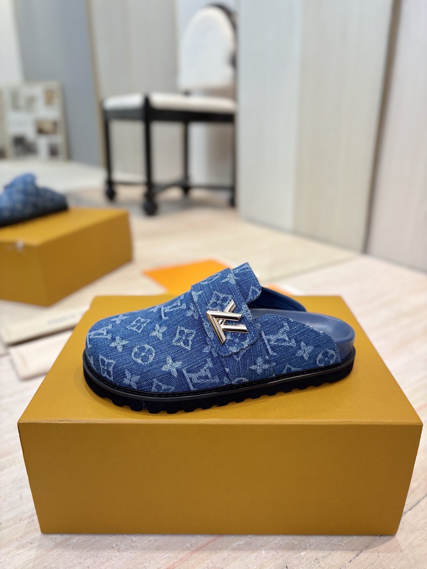 Louis Vuitton Pool Pillow Flat Comfort Slippers Size 36-45