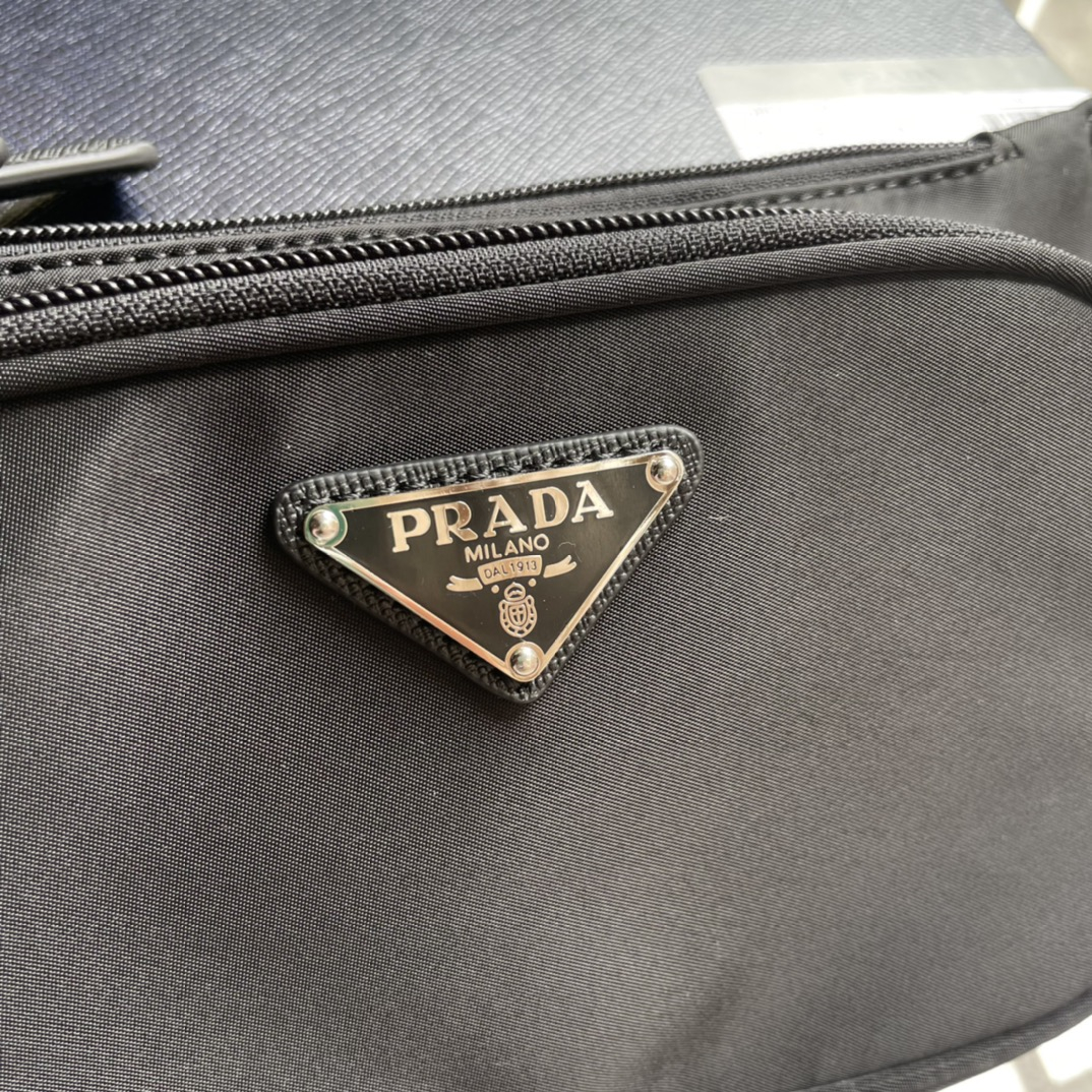 Prada 2VH128 Re-Nylon Men Shoulder Bags Size 19*13*2.5cm