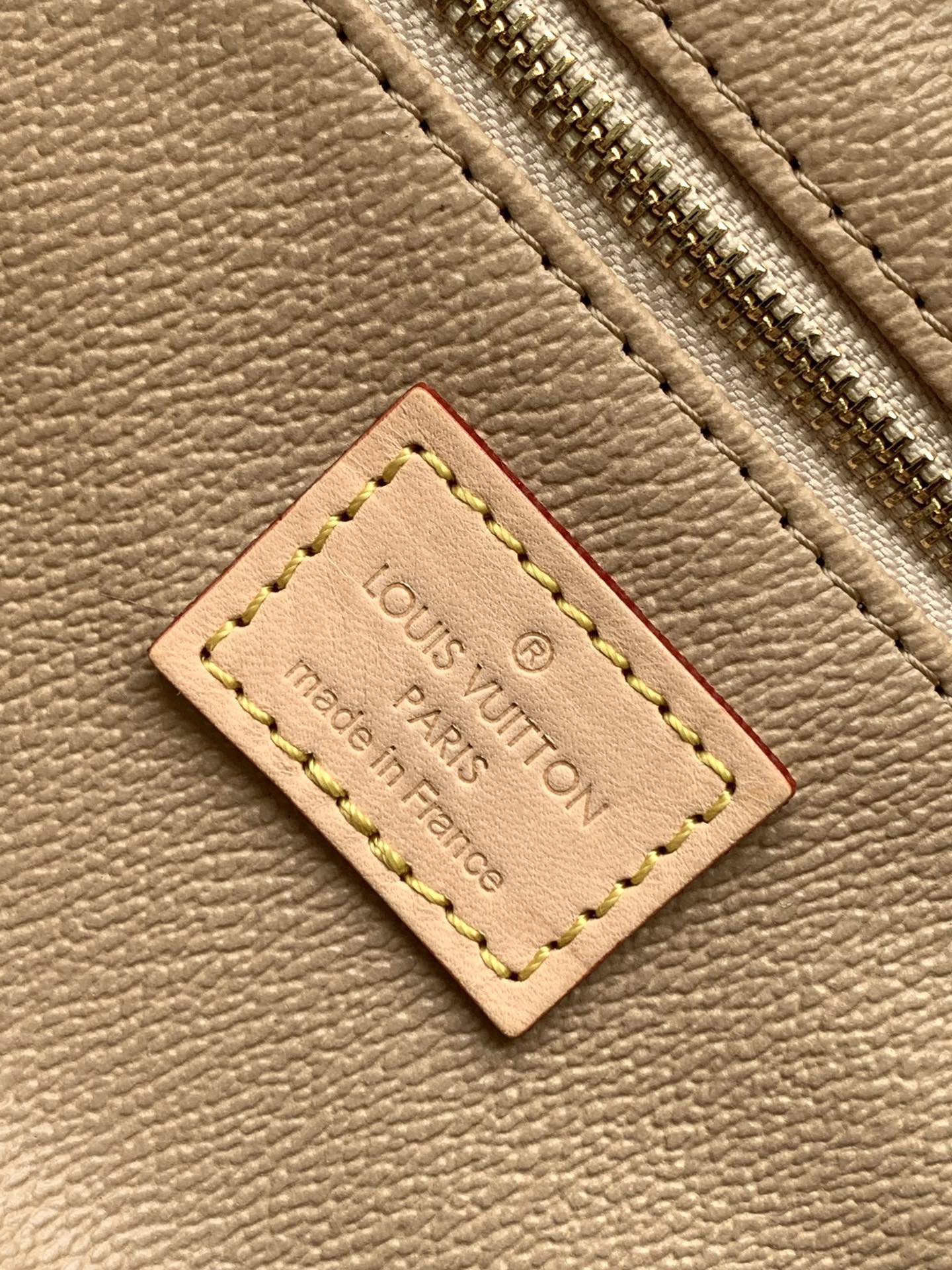 Louis Vuitton M44494 Clutch Bags Size 28*15*16.5cm