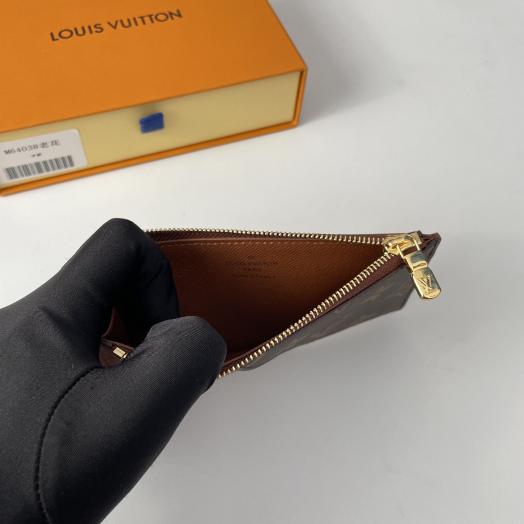 Louis Vuitton M64038 Card Holder Size 14*8cm