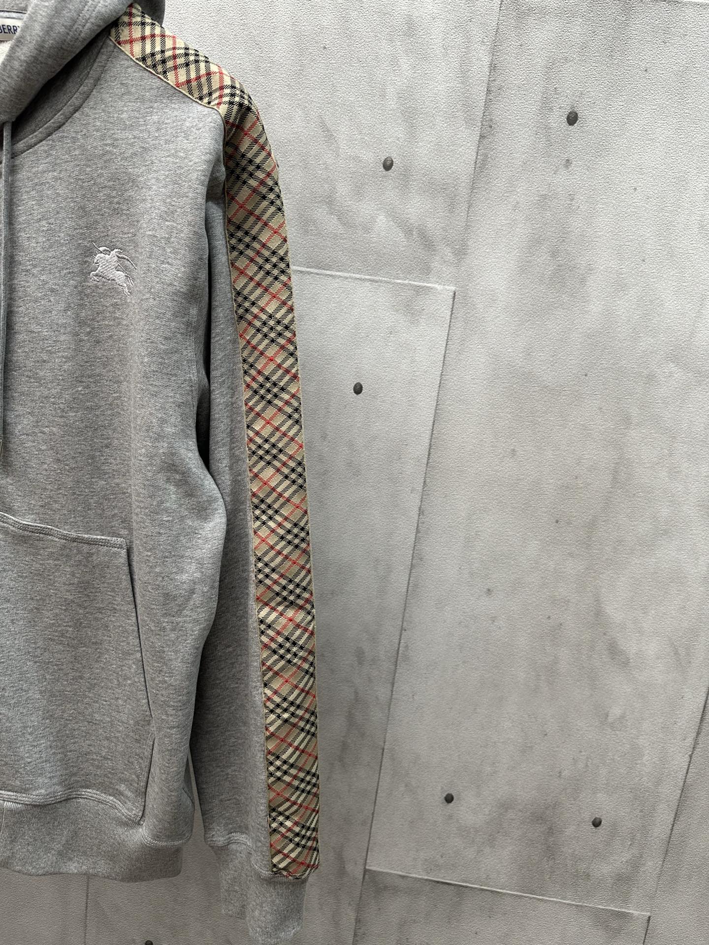 Burberry Unisex Jacket Size S-XL