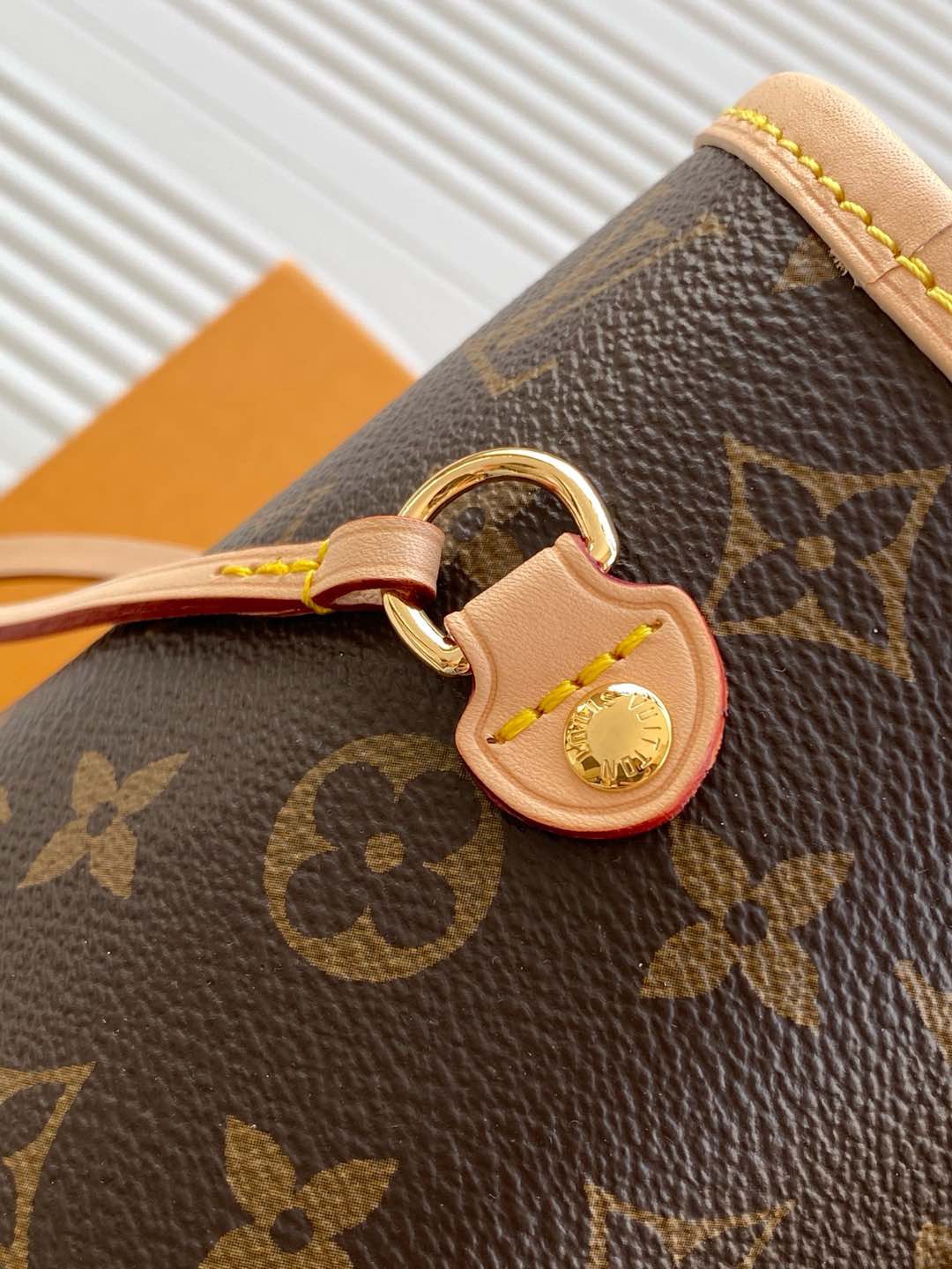 Louis Vuitton M46975 Neverfull MM Tote Bag Size 31*28*14cm