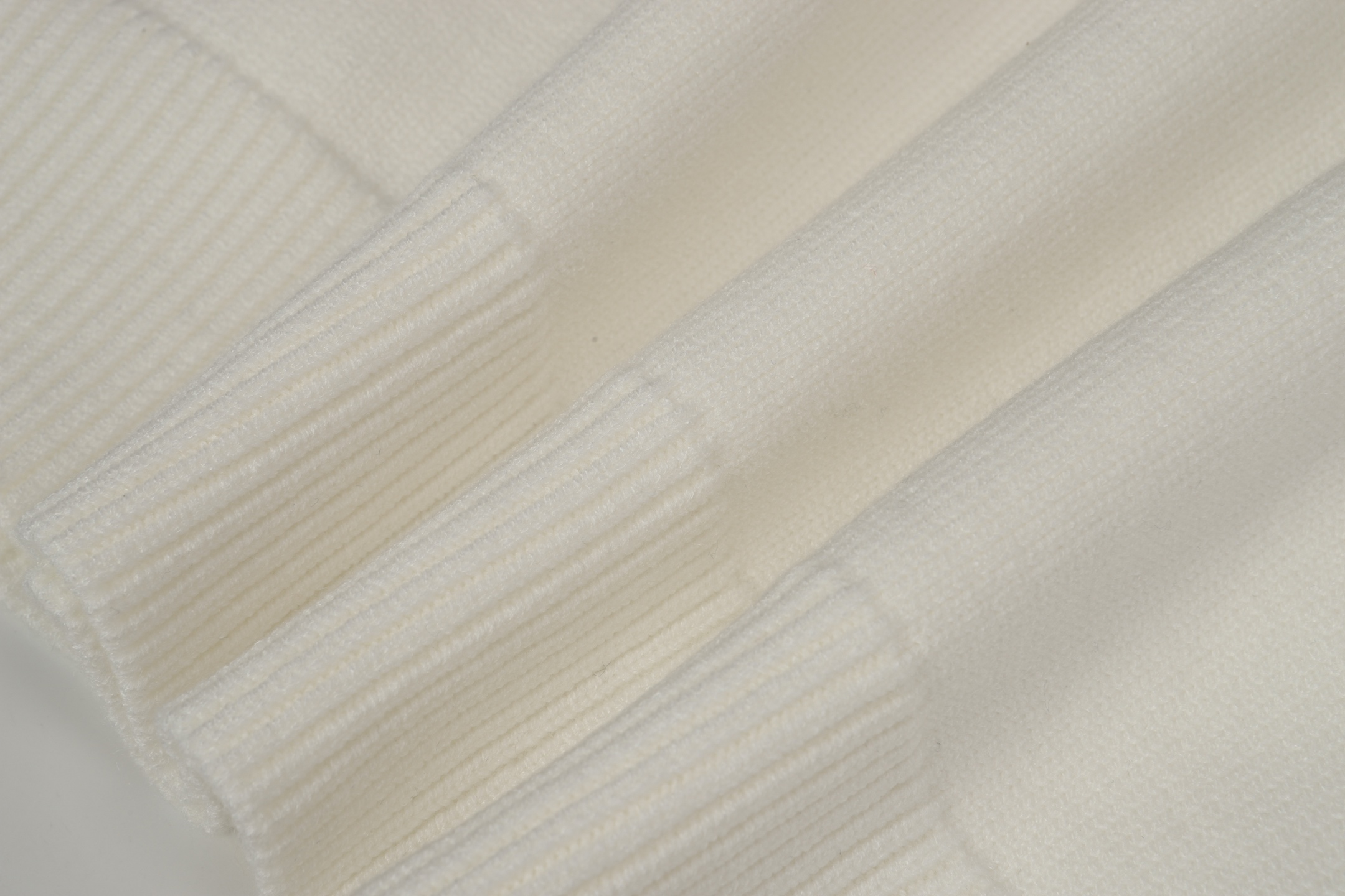 Burberry Unisex Sweatshirt Size S-L