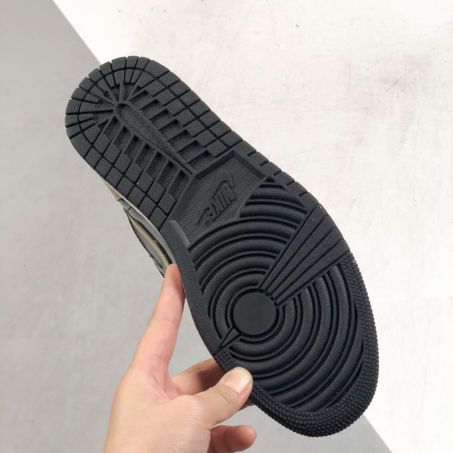 Nike Air Jordan 1 High Top Sneakers Shoes Gr. 36-46