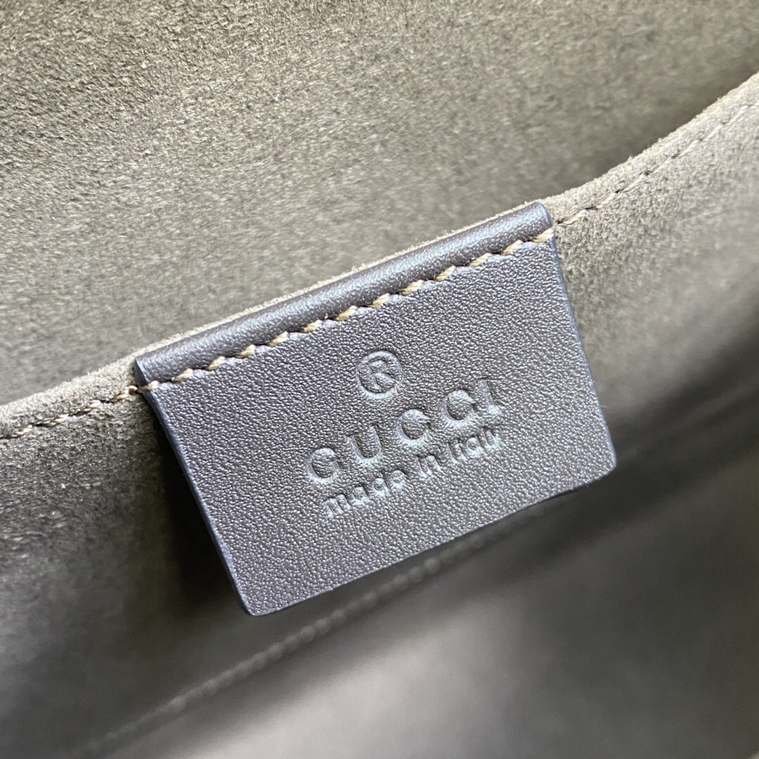 Gucci New GG Supreme Pouch Size 26*20*6cm Style 475316