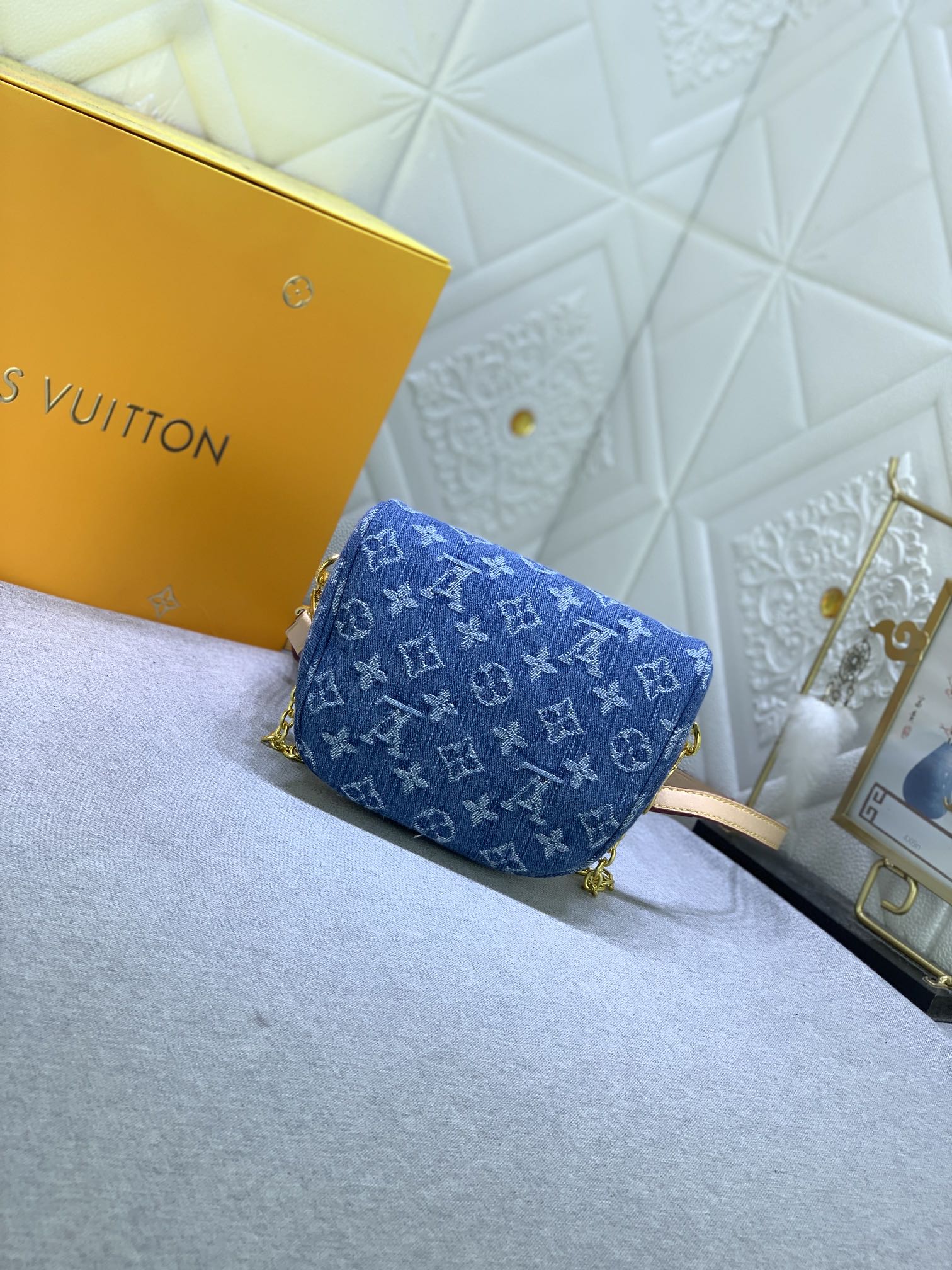 Louis Vuitton M82335 Mini Bumbag Shoulder Bags Size 17*12*9cm