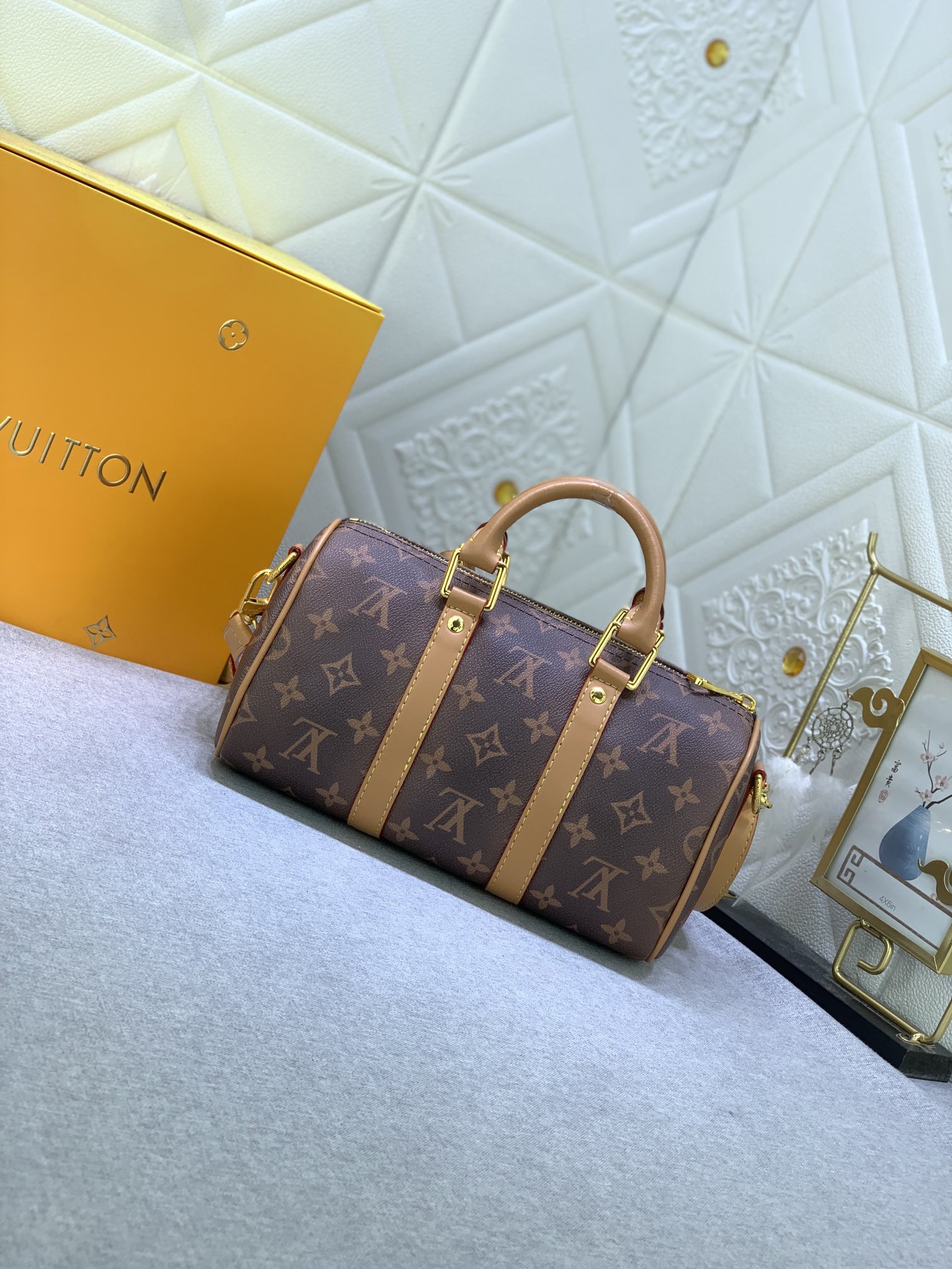 Louis Vuitton Monogram Eclipse Reverse Keepall 25 Travel Bags Size 25*15*11cm