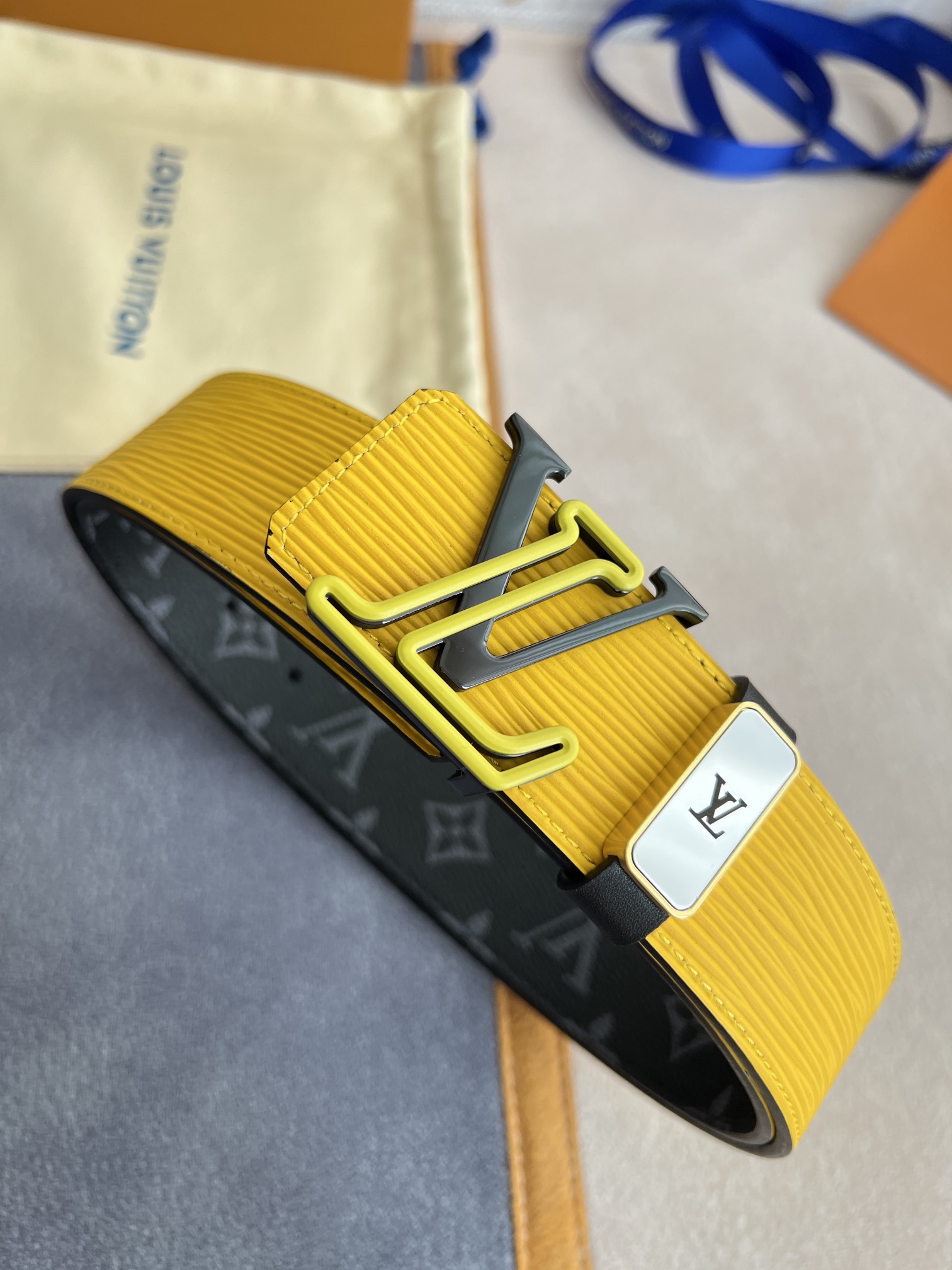 Louis Vuitton Men Belt Width 4cm