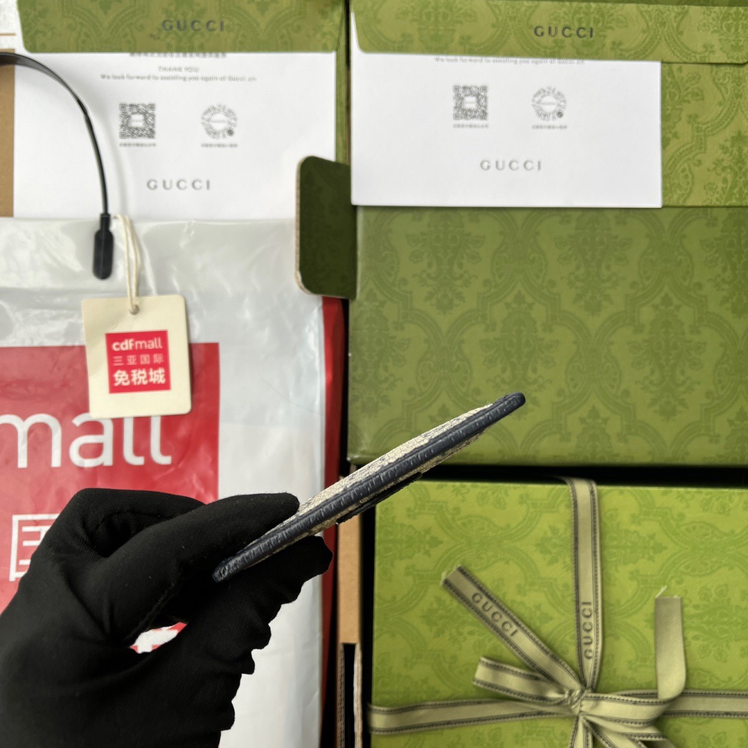 Gucci GG Card case with Interlocking Size 10*7cm Style: 673002