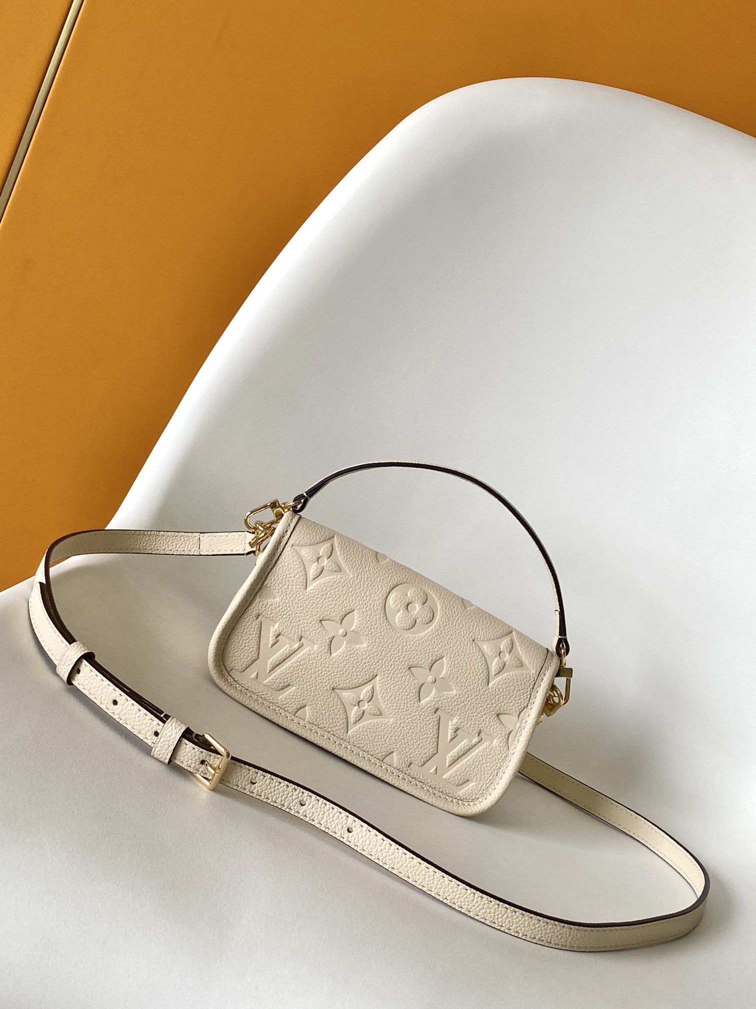 Louis Vuitton M83566 Nano Diane Women Shoulder Bags Size 19*10.5*6cm