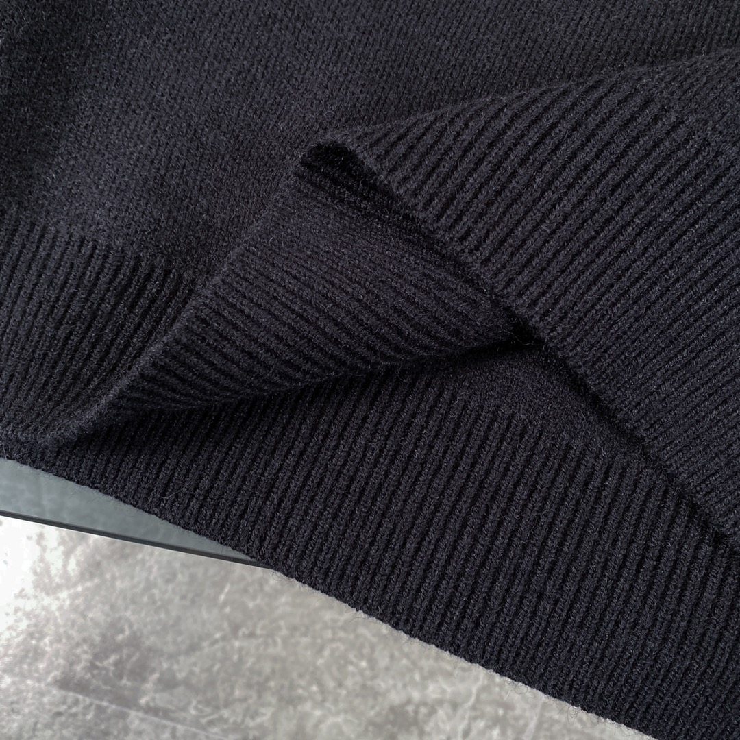 Louis Vuitton Unisex Sweatshirt Size S-L