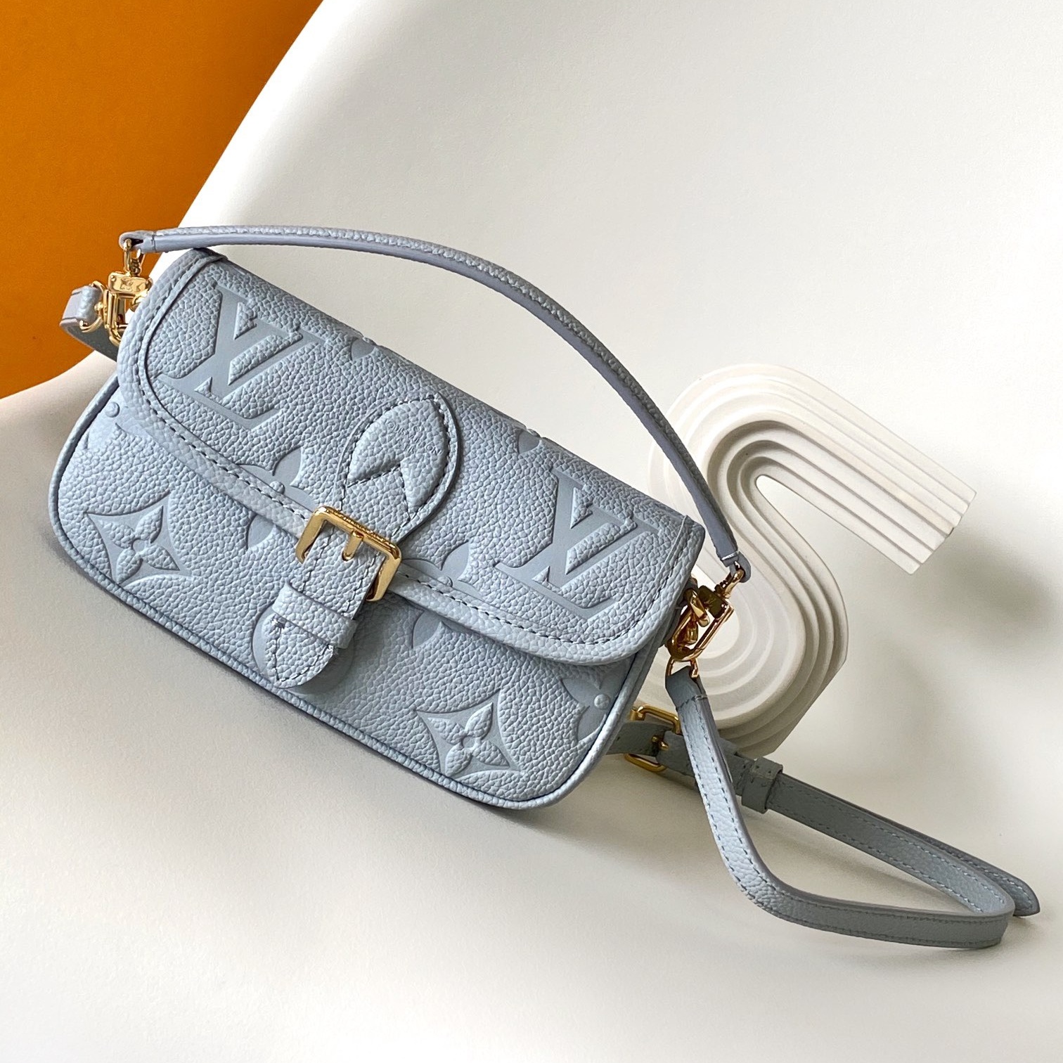 Louis Vuitton M83592 Nano Diane Women Shoulder Bags Size 19*10.5*6cm