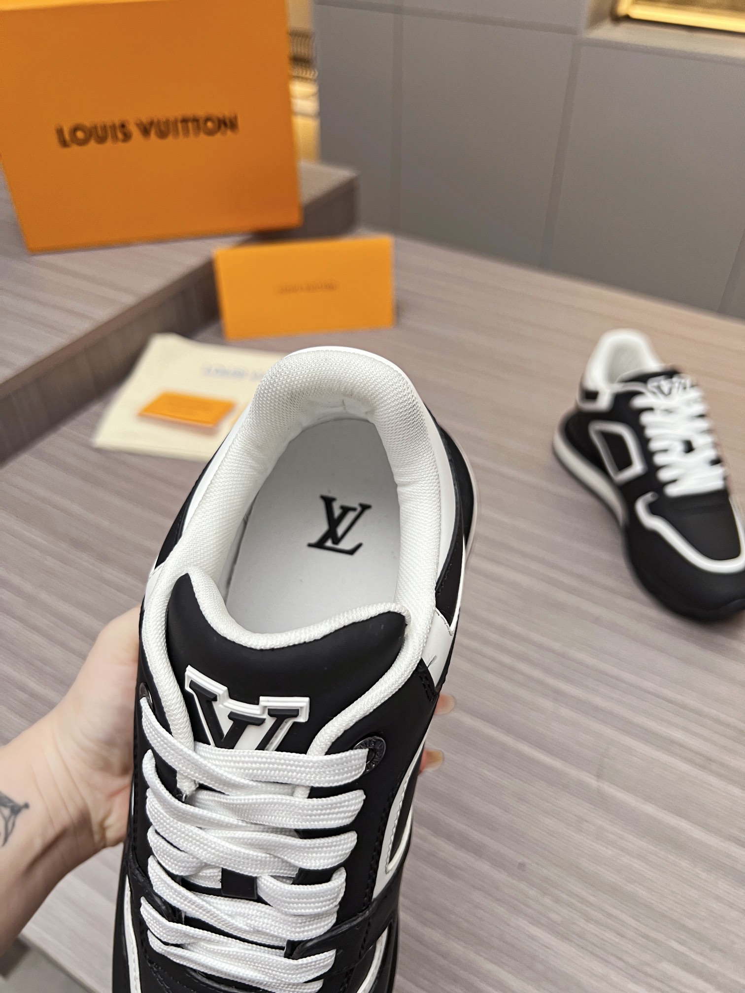 Louis Vuitton 2024ss Runaway Sneaker Size 40-46